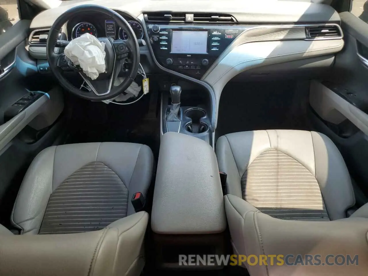8 fotografías del automóvil dañado 4T1G11AK9LU362970 TOYOTA CAMRY 2020