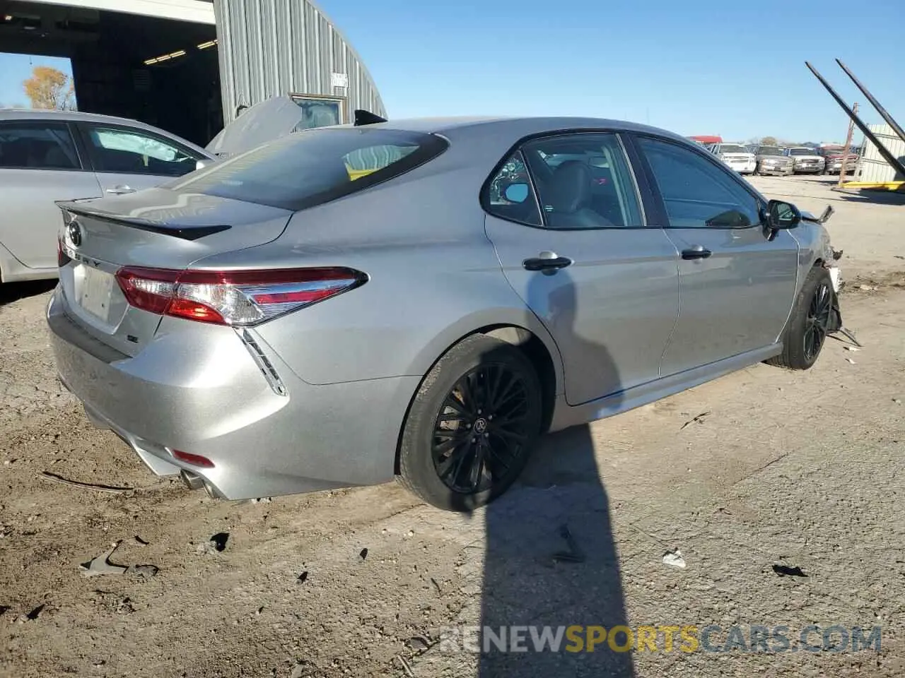 3 fotografías del automóvil dañado 4T1G11AK9LU363083 TOYOTA CAMRY 2020