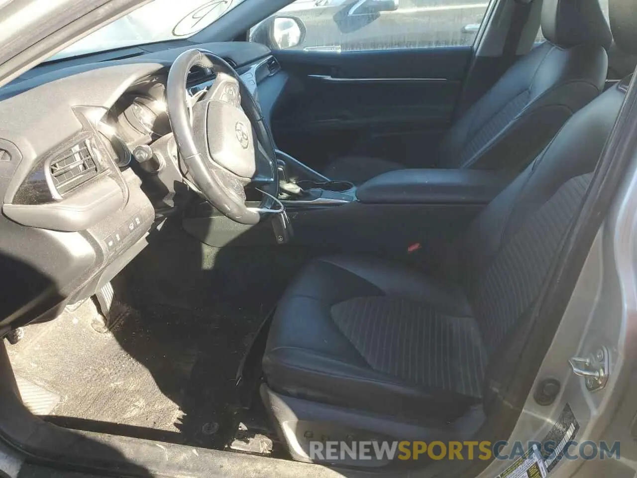 7 fotografías del automóvil dañado 4T1G11AK9LU363083 TOYOTA CAMRY 2020