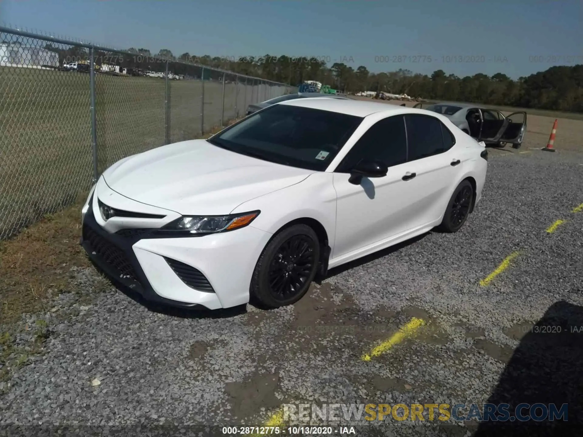 2 fotografías del automóvil dañado 4T1G11AK9LU381289 TOYOTA CAMRY 2020