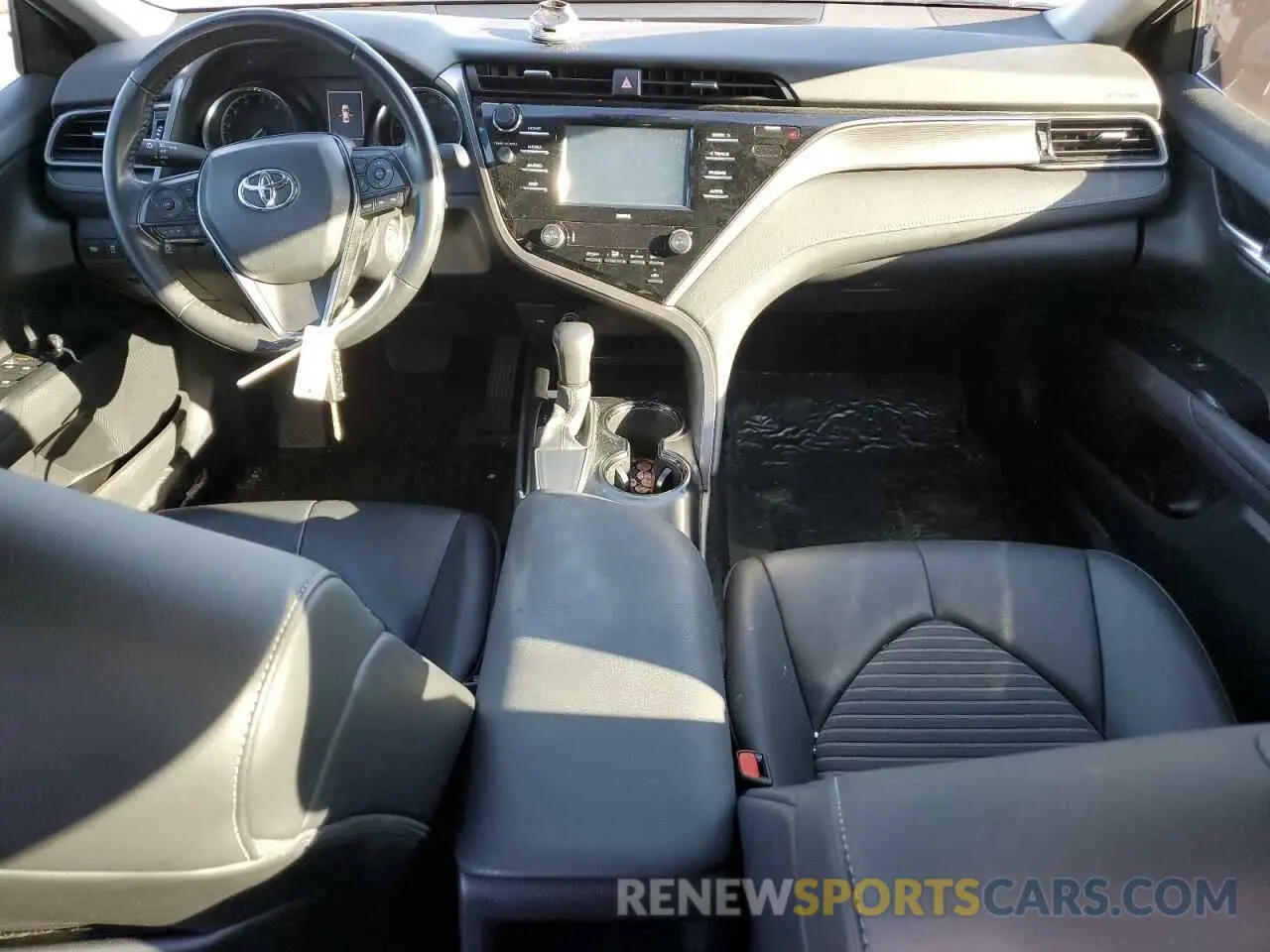8 fotografías del automóvil dañado 4T1G11AK9LU510020 TOYOTA CAMRY 2020