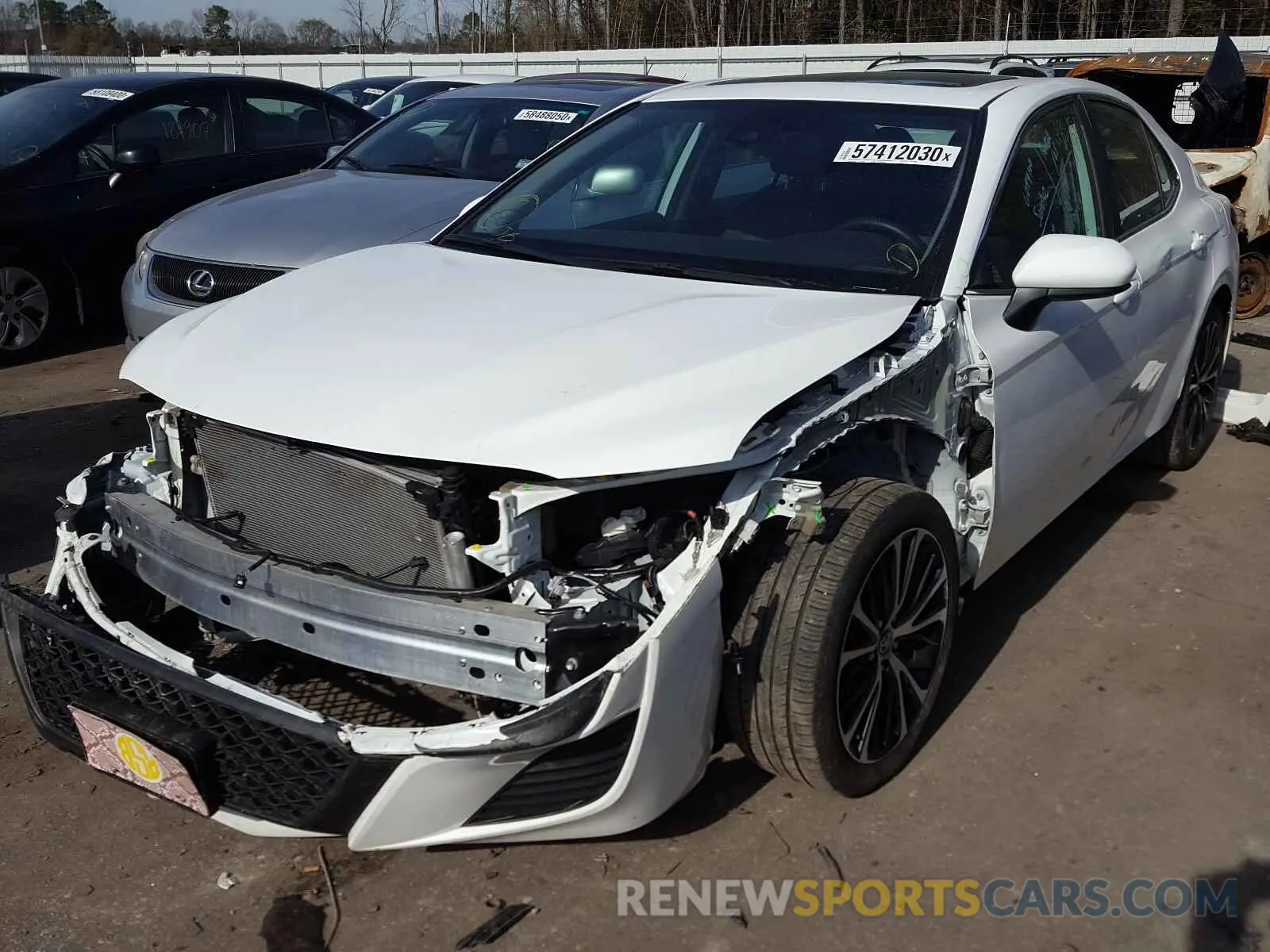 2 fotografías del automóvil dañado 4T1G11AK9LU863647 TOYOTA CAMRY 2020