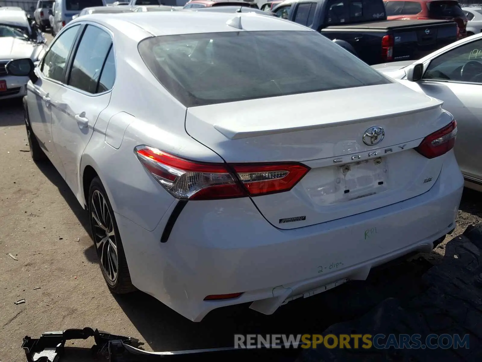 3 fotografías del automóvil dañado 4T1G11AK9LU863647 TOYOTA CAMRY 2020
