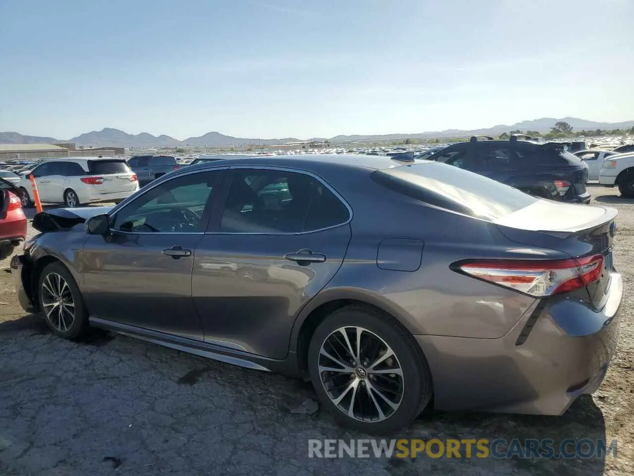 2 fotografías del automóvil dañado 4T1G11AK9LU880108 TOYOTA CAMRY 2020