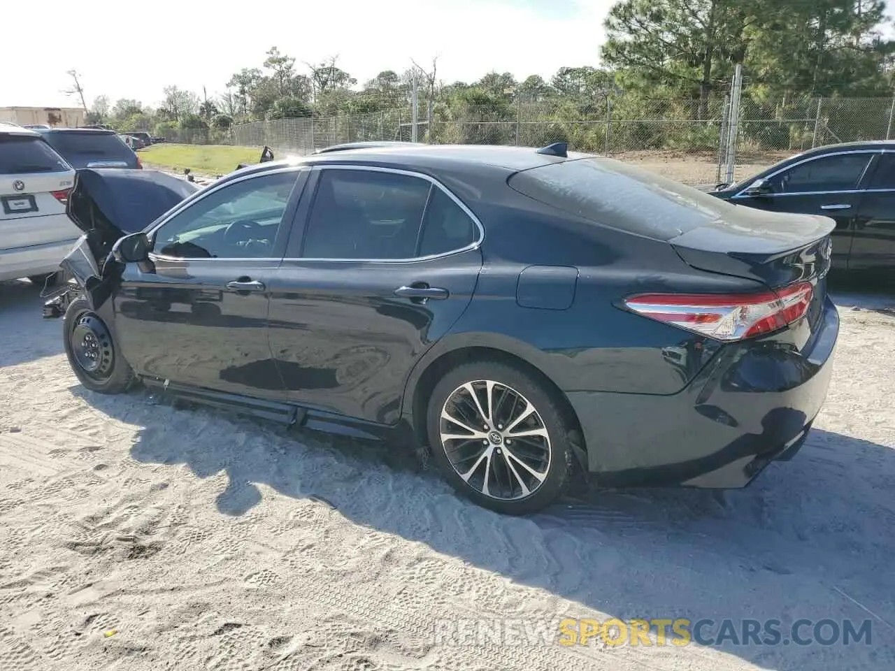 2 fotografías del automóvil dañado 4T1G11AK9LU894591 TOYOTA CAMRY 2020