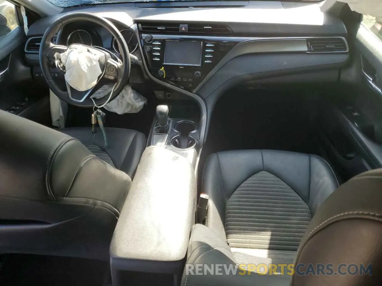 8 fotografías del automóvil dañado 4T1G11AK9LU894591 TOYOTA CAMRY 2020