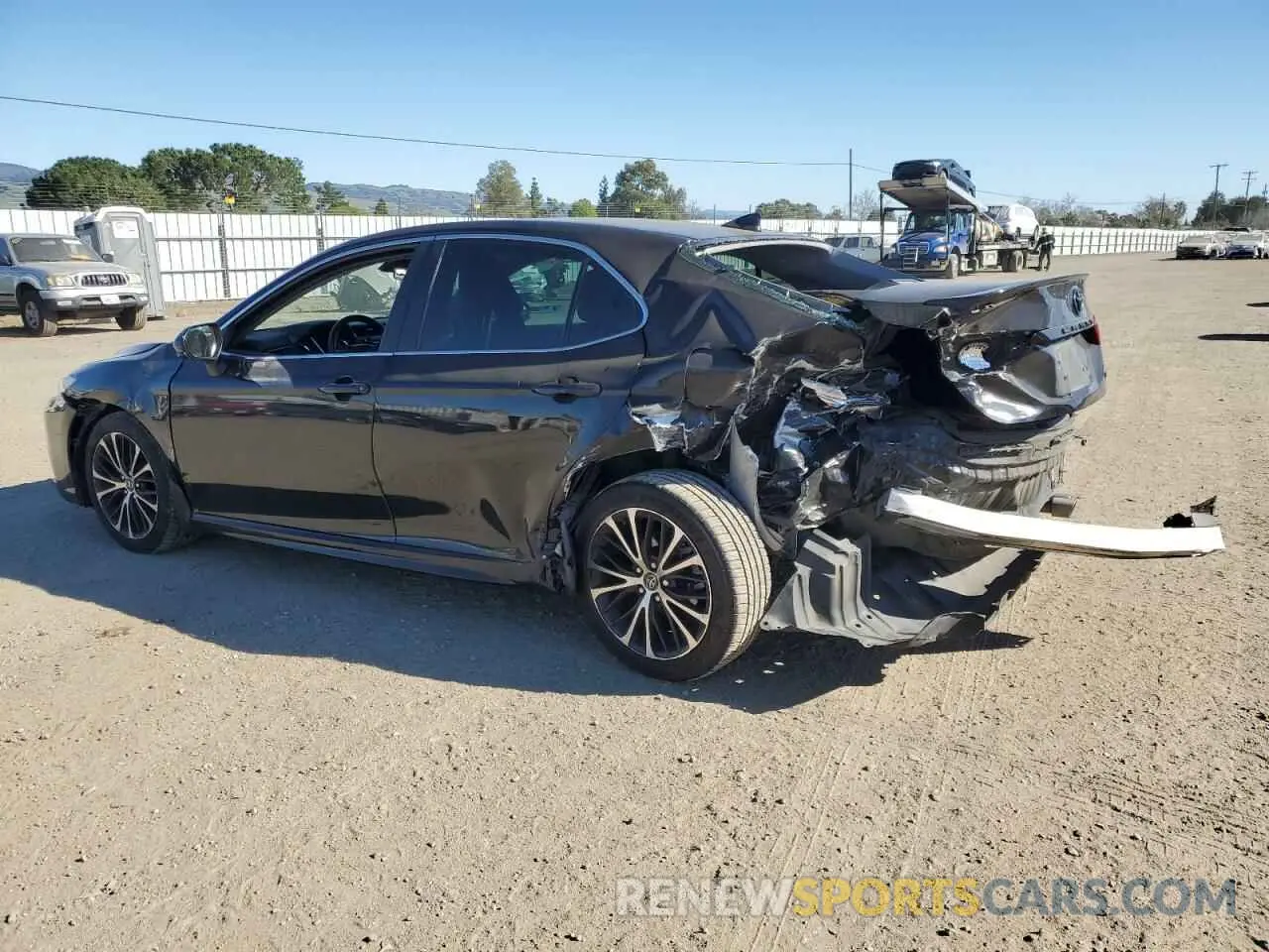 2 fotografías del automóvil dañado 4T1G11AK9LU905511 TOYOTA CAMRY 2020
