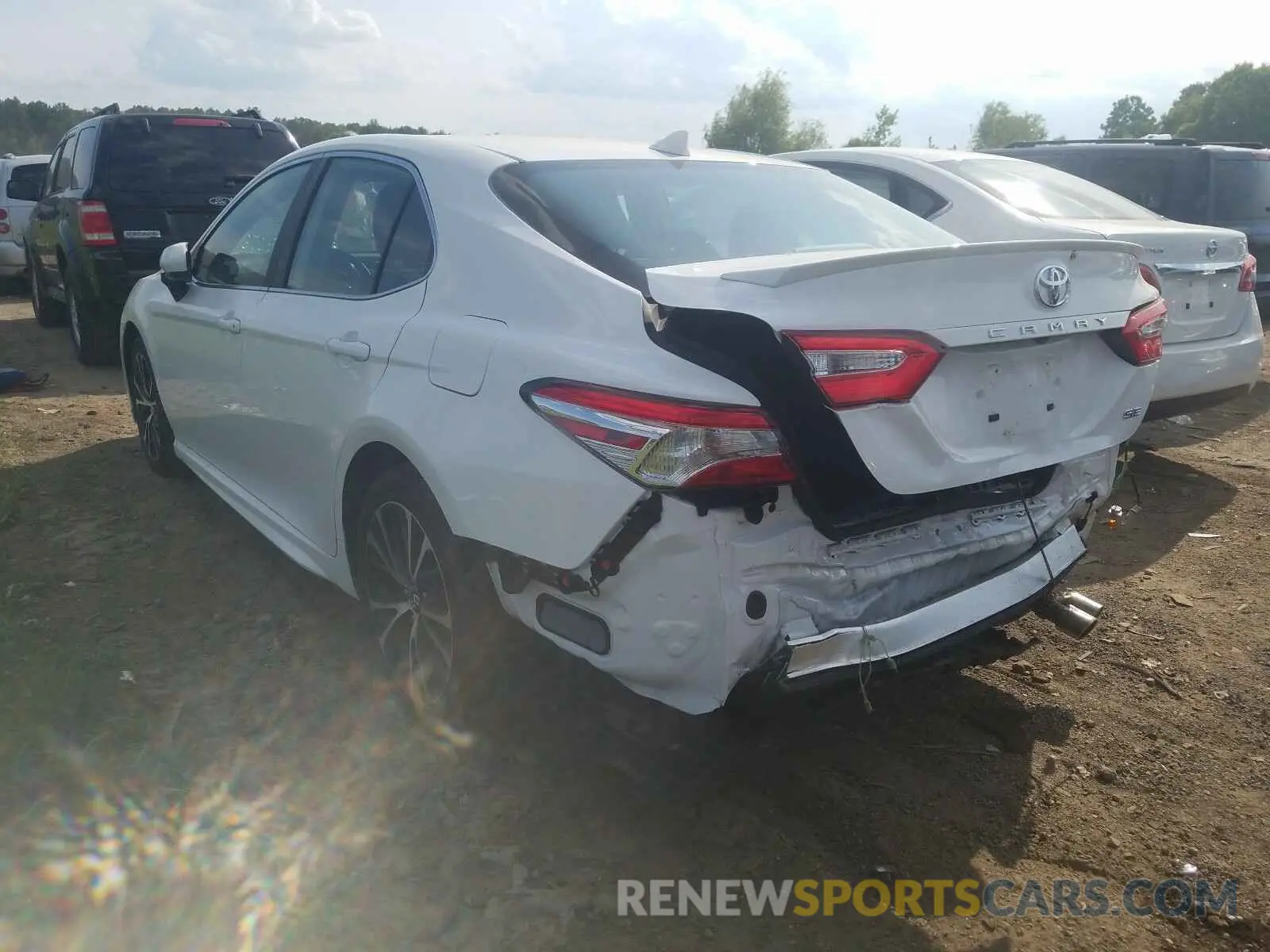 3 fotografías del automóvil dañado 4T1G11AK9LU915259 TOYOTA CAMRY 2020