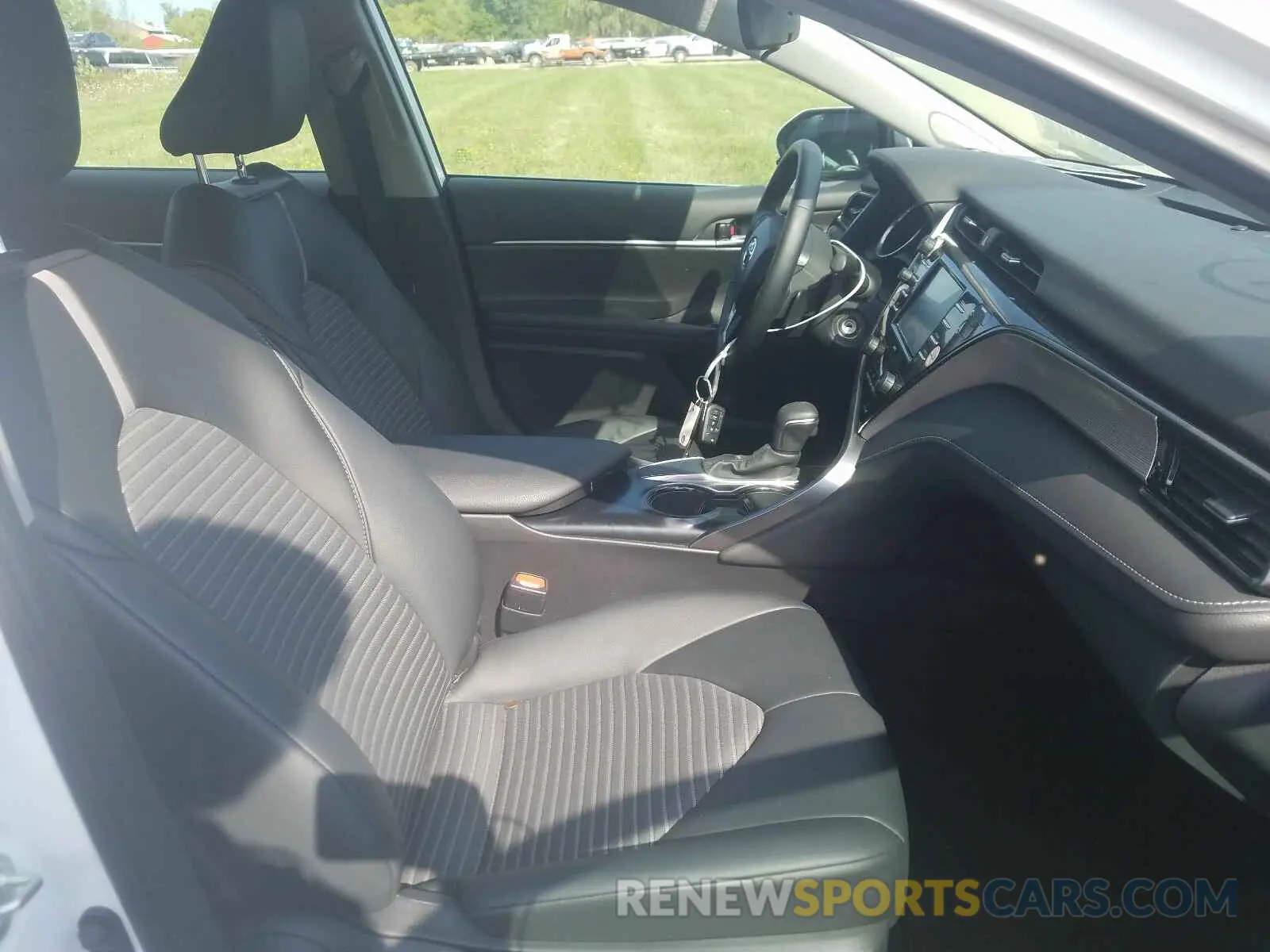 5 fotografías del automóvil dañado 4T1G11AK9LU915259 TOYOTA CAMRY 2020