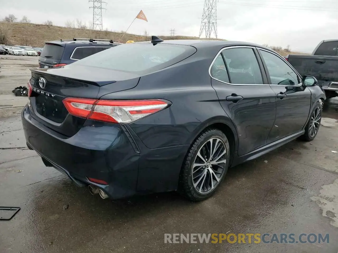 3 fotografías del automóvil dañado 4T1G11AK9LU939030 TOYOTA CAMRY 2020