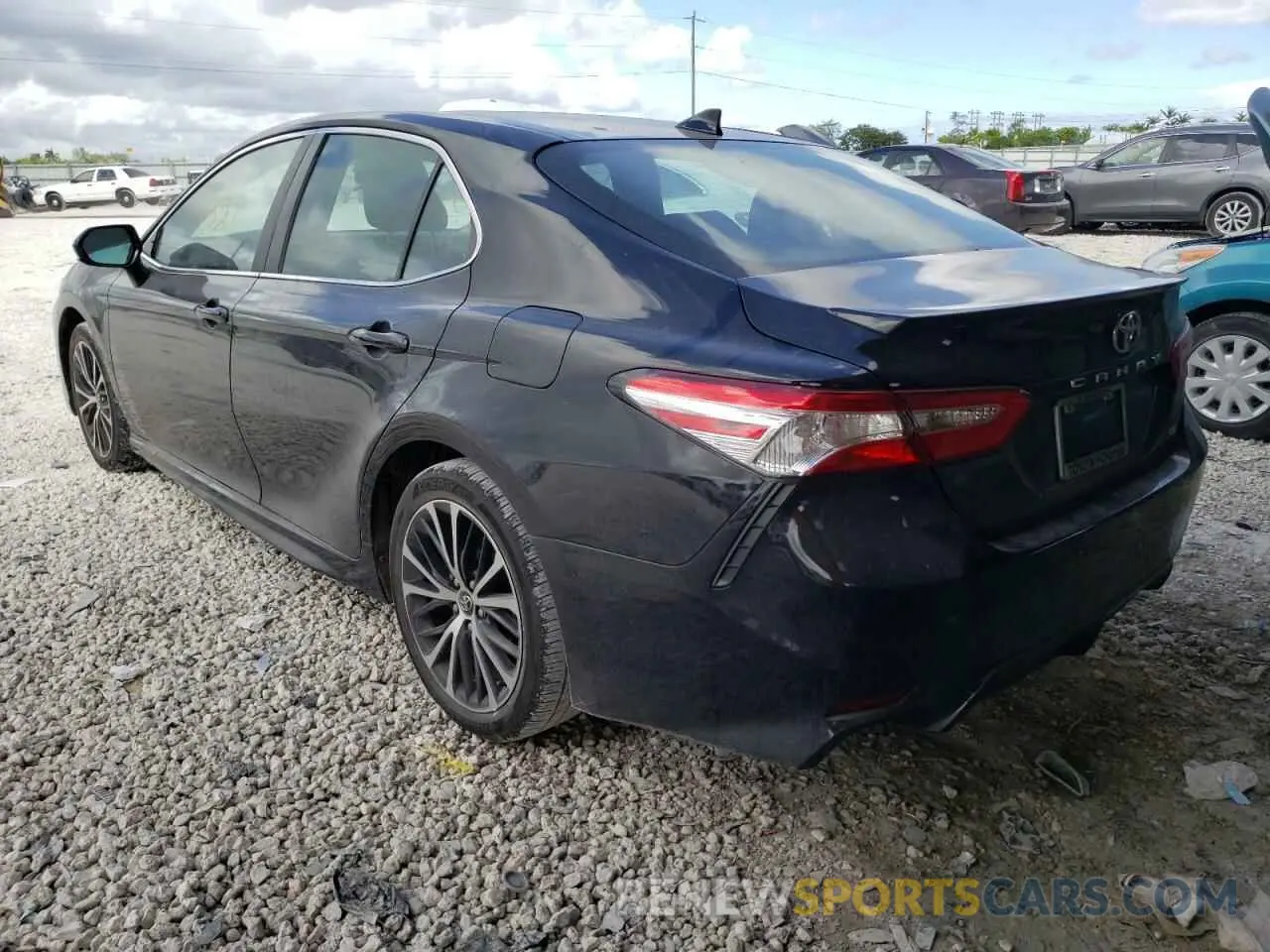 3 fotografías del automóvil dañado 4T1G11AK9LU942462 TOYOTA CAMRY 2020