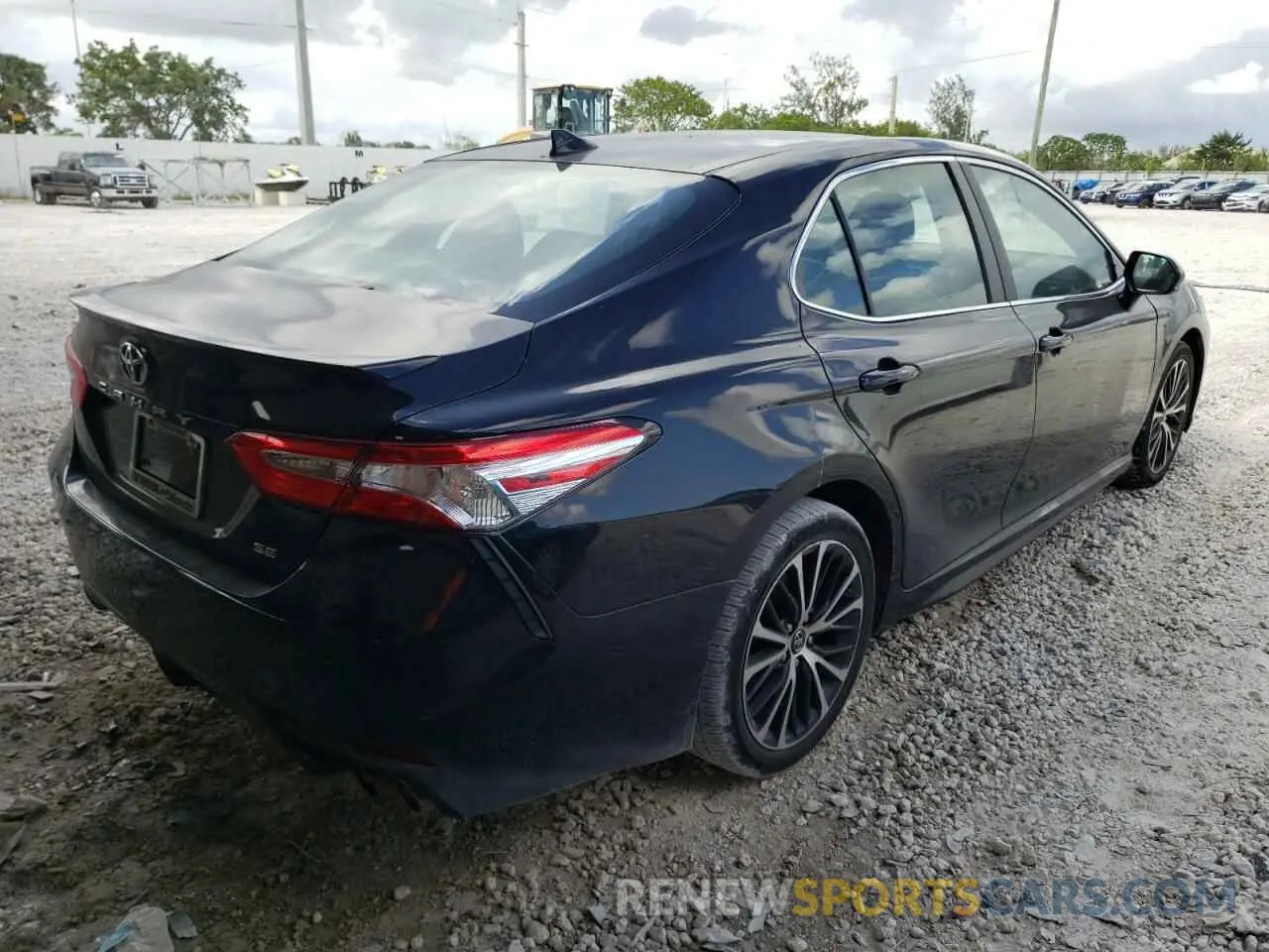 4 fotografías del automóvil dañado 4T1G11AK9LU942462 TOYOTA CAMRY 2020