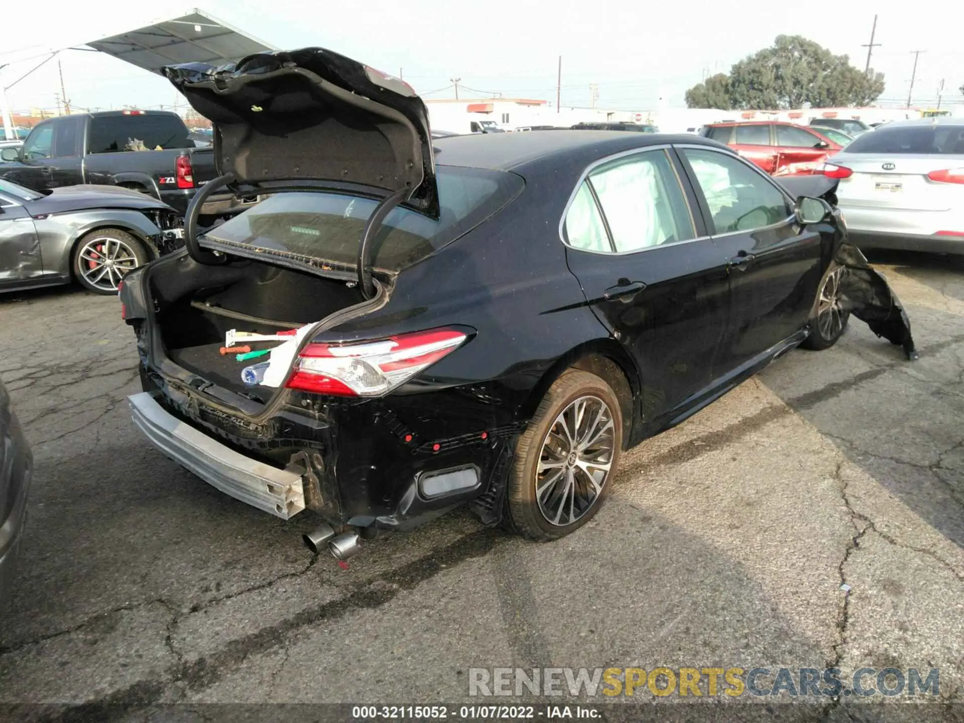 4 fotografías del automóvil dañado 4T1G11AK9LU956605 TOYOTA CAMRY 2020