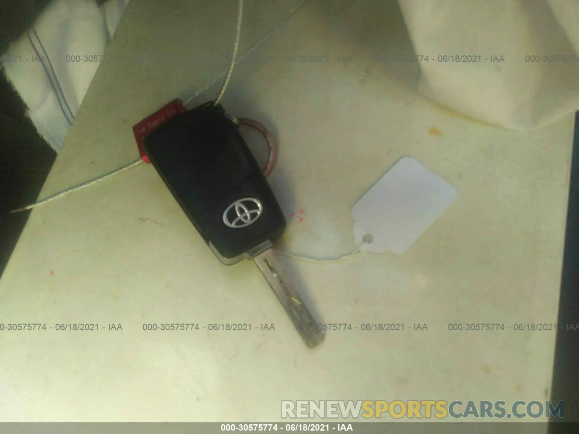 11 fotografías del automóvil dañado 4T1G11AK9LU978605 TOYOTA CAMRY 2020