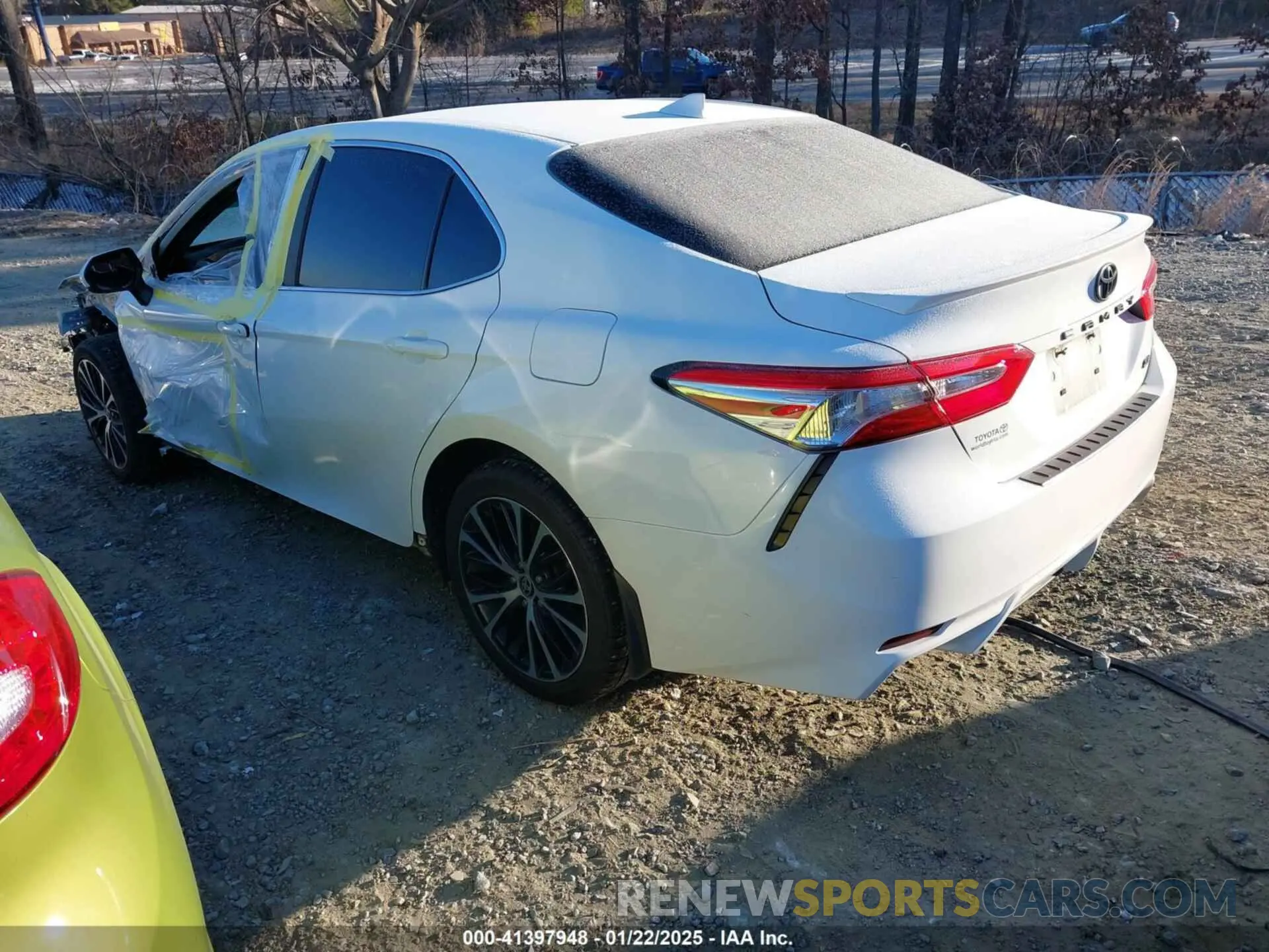 3 fotografías del automóvil dañado 4T1G11AK9LU997770 TOYOTA CAMRY 2020