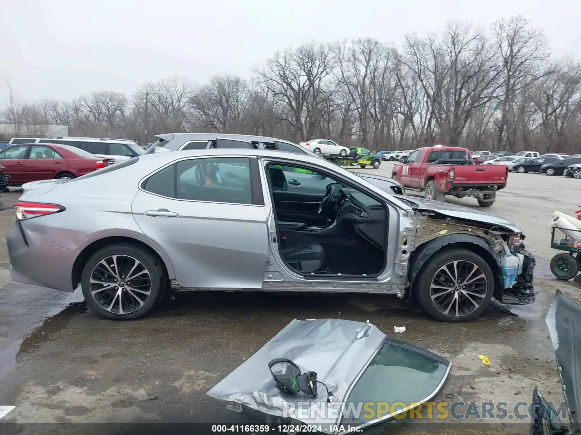 14 fotografías del automóvil dañado 4T1G11AKXLU306701 TOYOTA CAMRY 2020