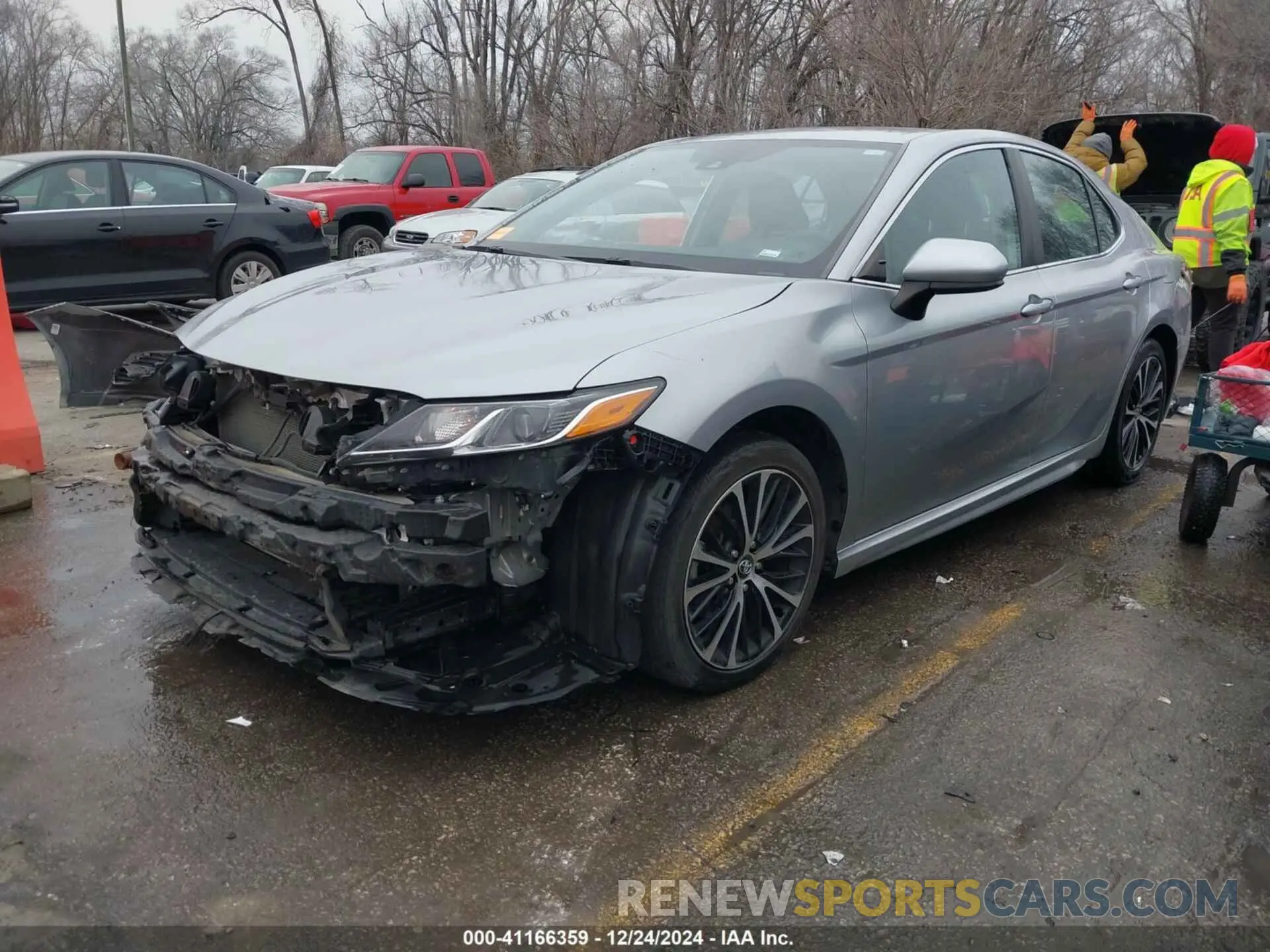 2 fotografías del automóvil dañado 4T1G11AKXLU306701 TOYOTA CAMRY 2020