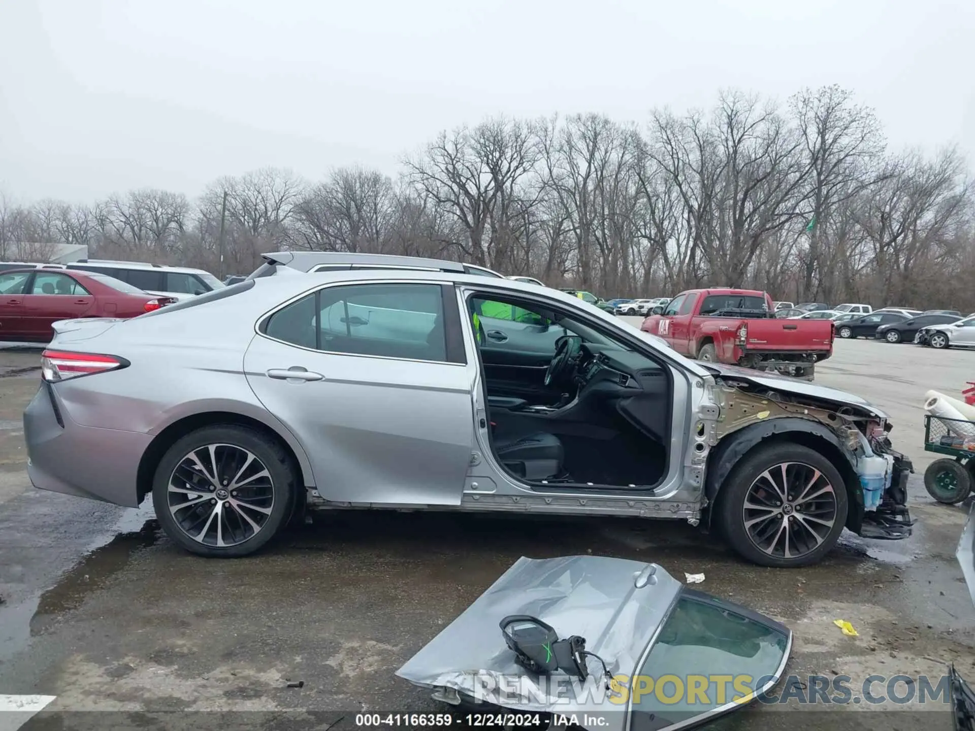 6 fotografías del automóvil dañado 4T1G11AKXLU306701 TOYOTA CAMRY 2020