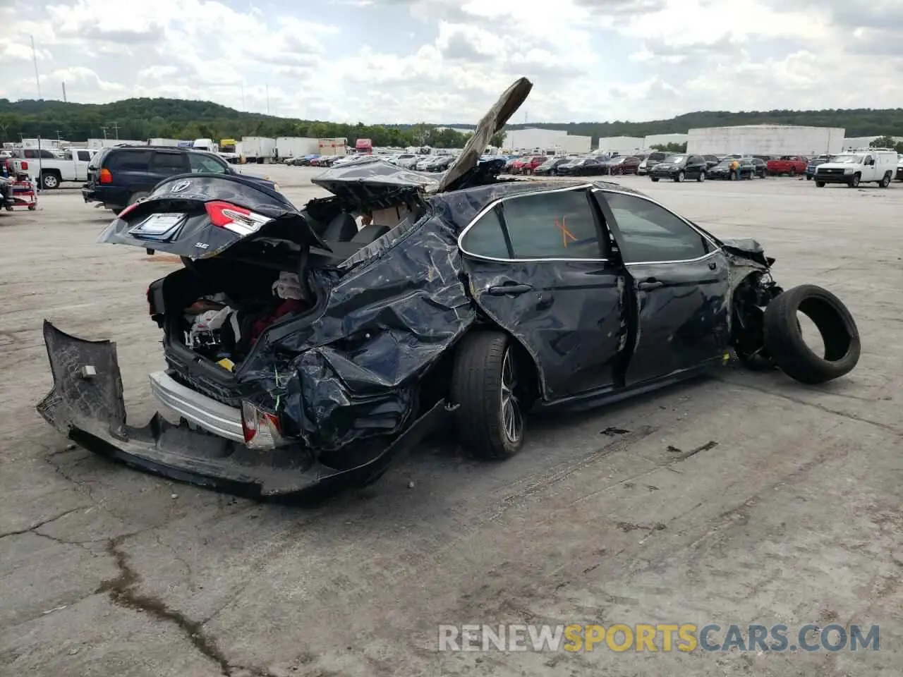 4 fotografías del automóvil dañado 4T1G11AKXLU309503 TOYOTA CAMRY 2020
