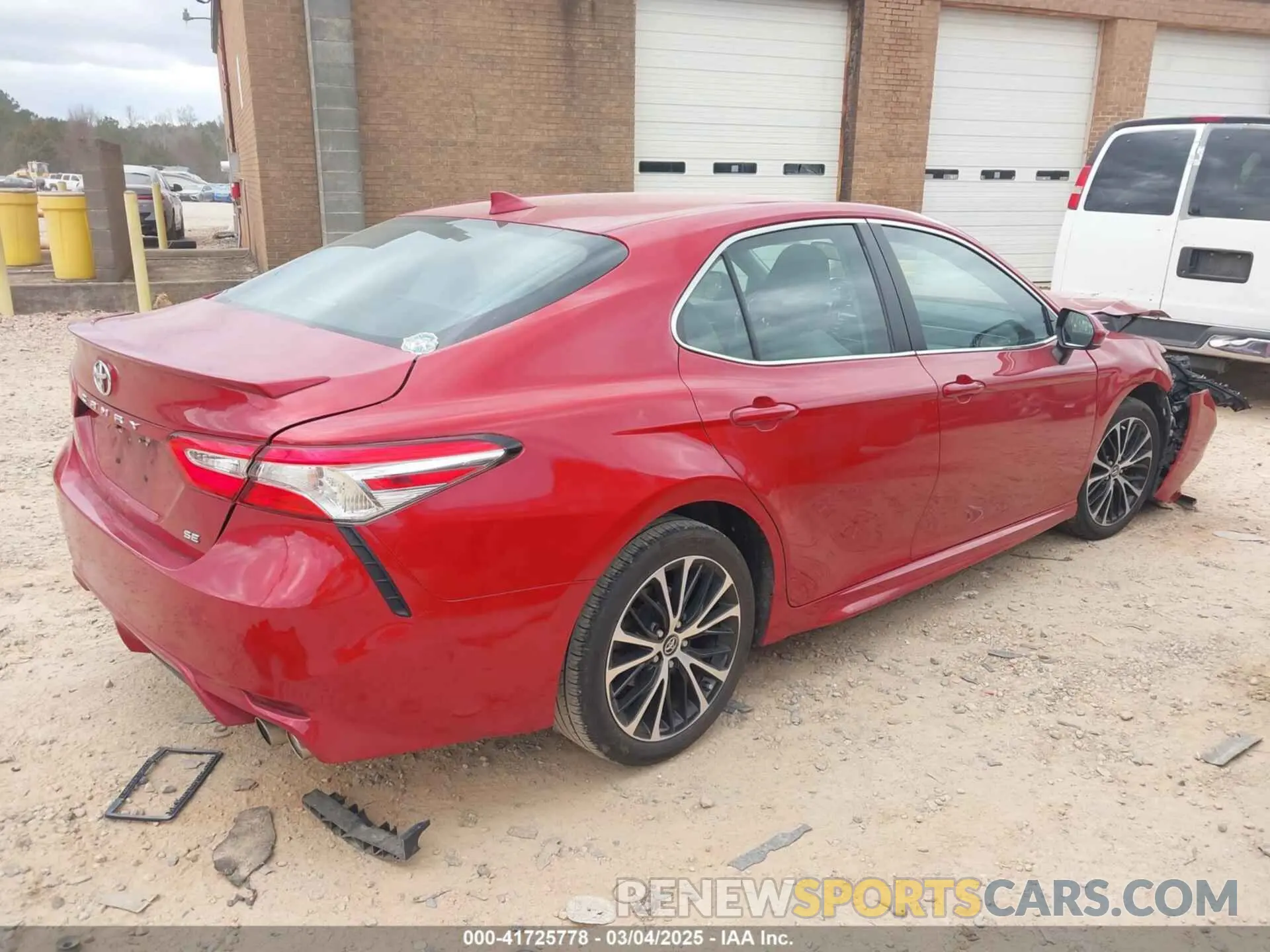 4 fotografías del automóvil dañado 4T1G11AKXLU319013 TOYOTA CAMRY 2020