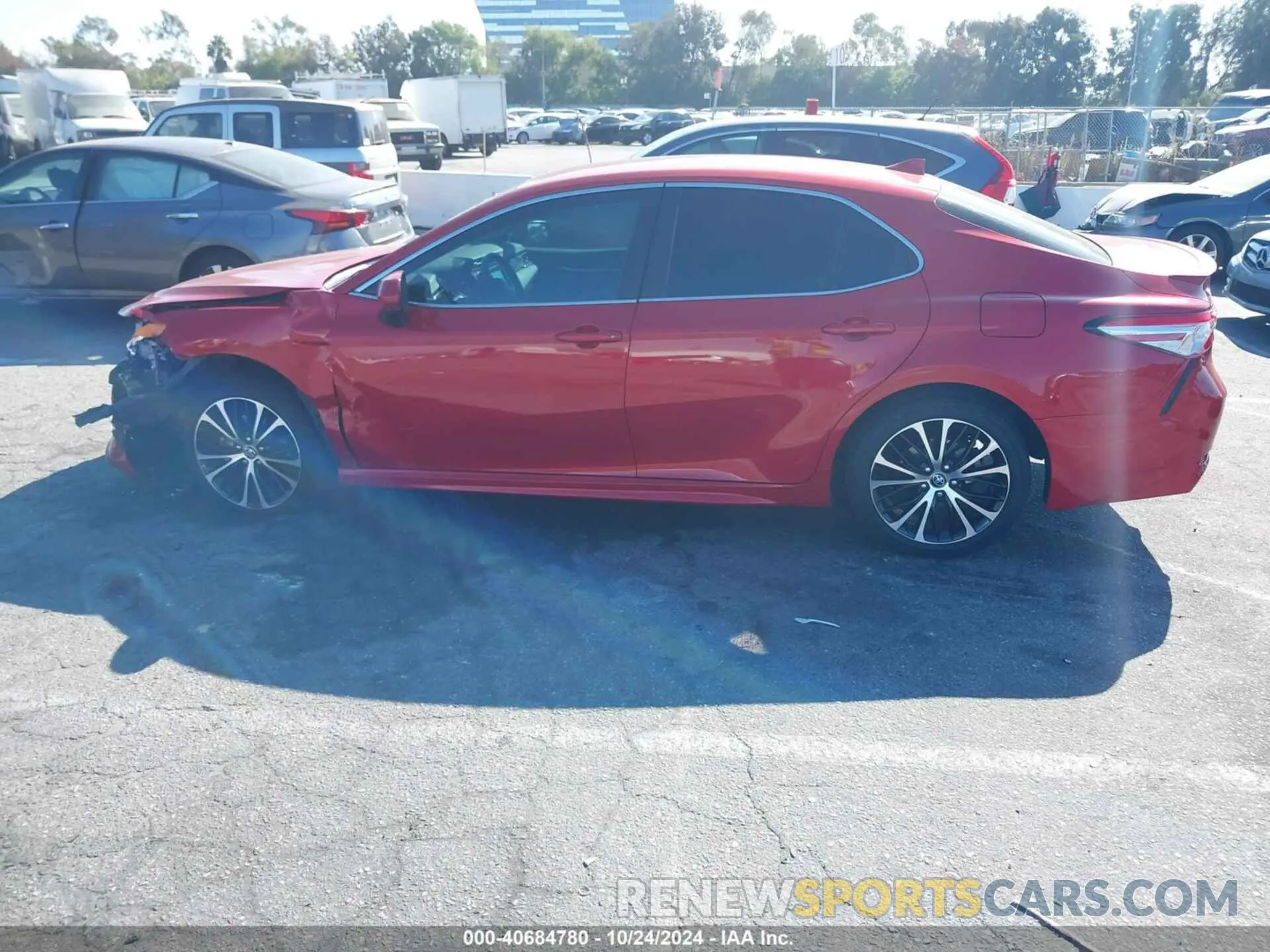 14 fotografías del automóvil dañado 4T1G11AKXLU323272 TOYOTA CAMRY 2020