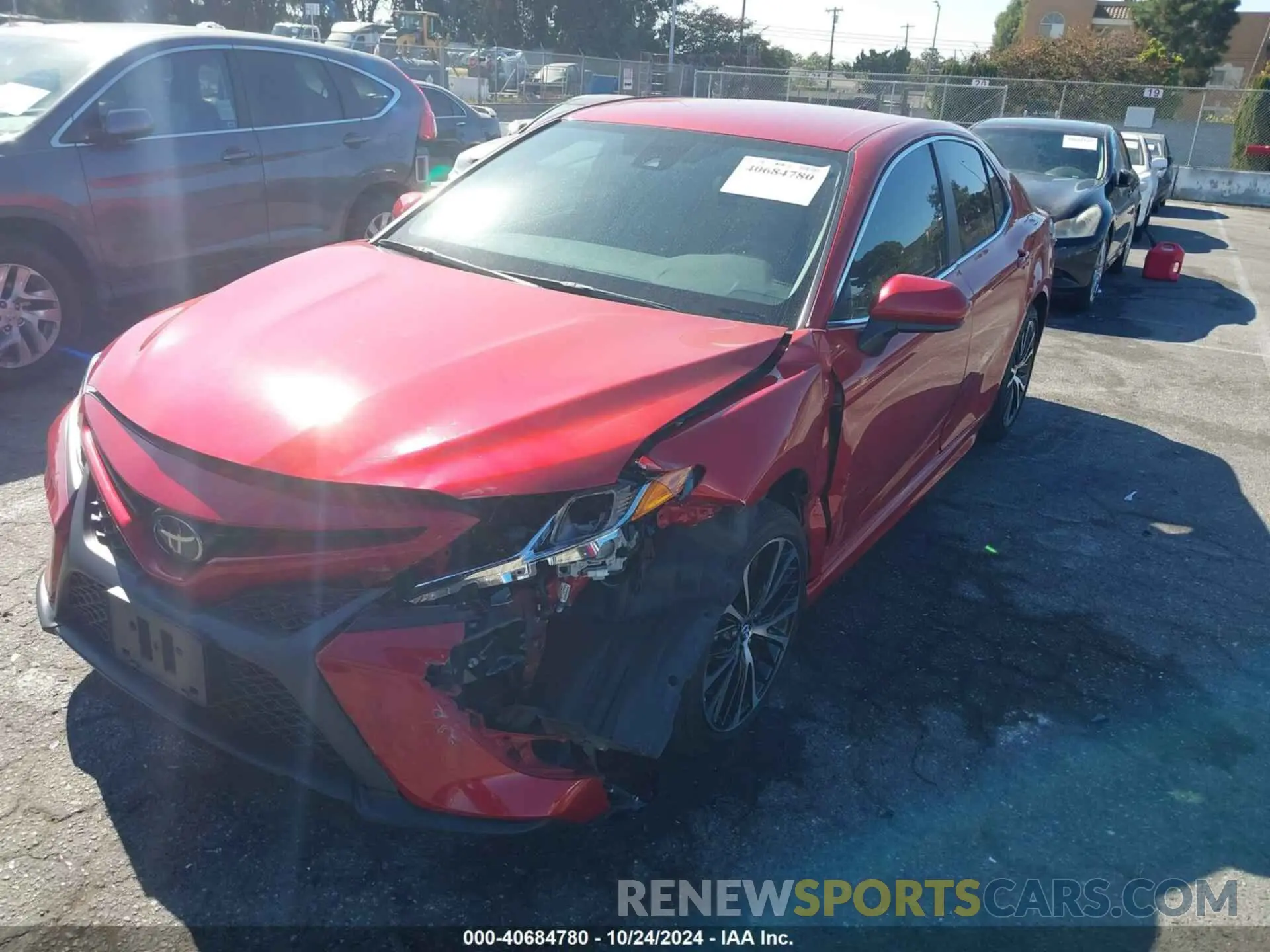 2 fotografías del automóvil dañado 4T1G11AKXLU323272 TOYOTA CAMRY 2020