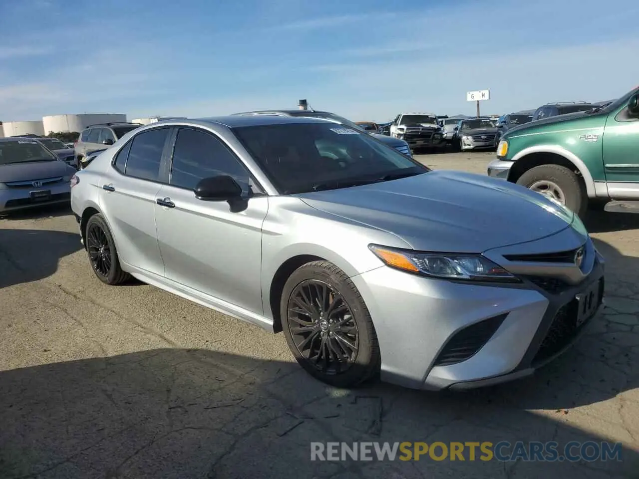 4 fotografías del automóvil dañado 4T1G11AKXLU327287 TOYOTA CAMRY 2020
