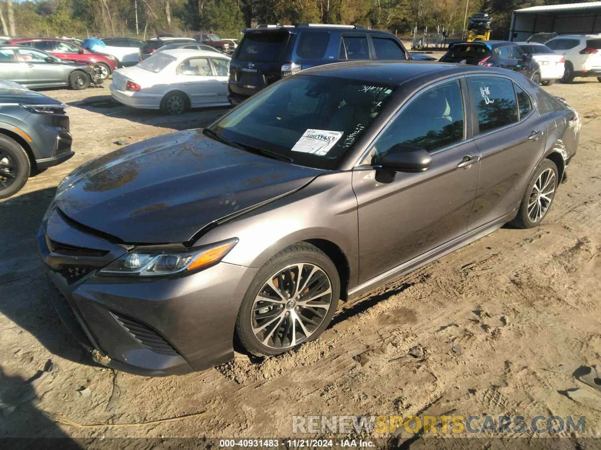 2 fotografías del automóvil dañado 4T1G11AKXLU345191 TOYOTA CAMRY 2020