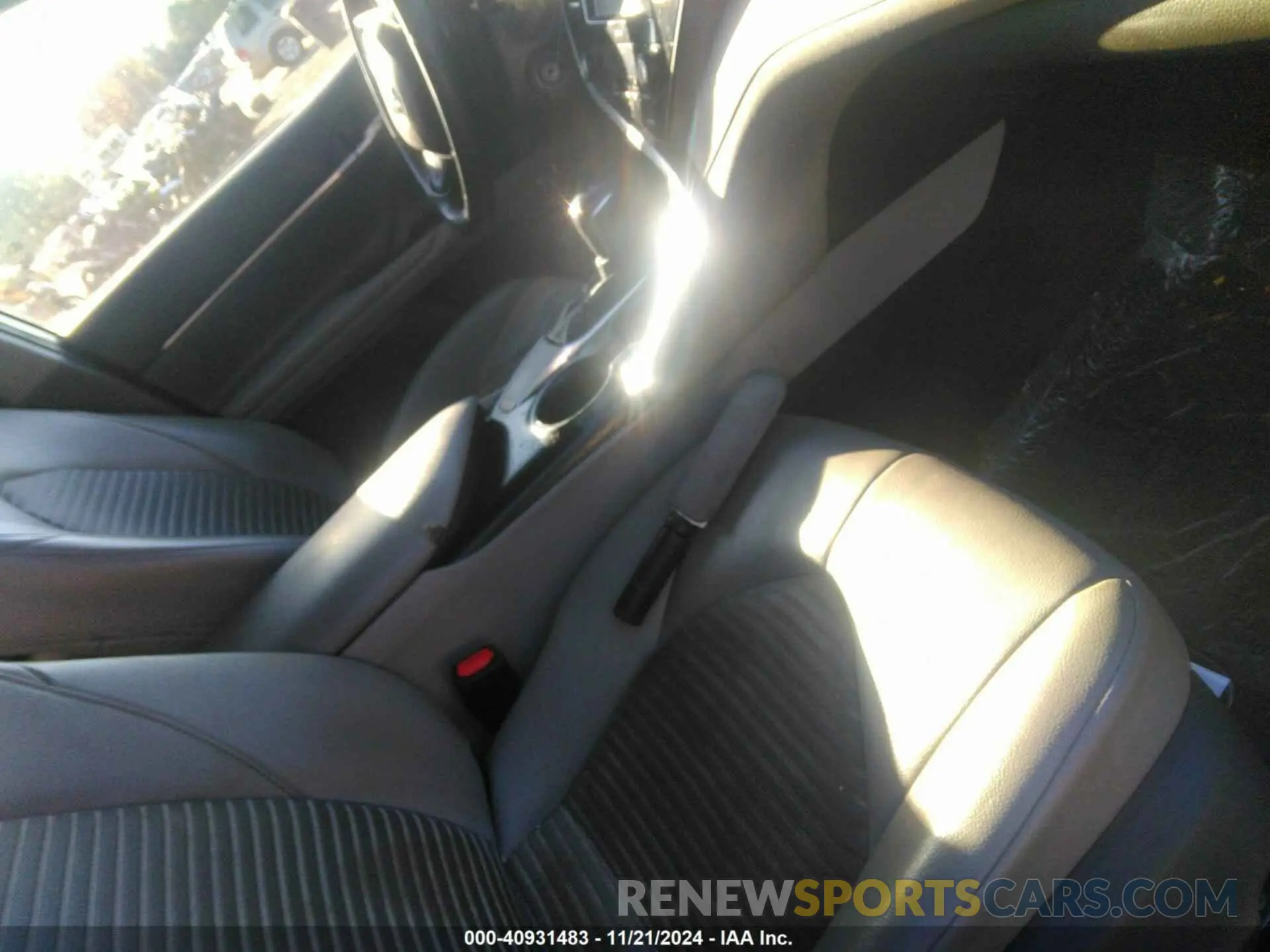 5 fotografías del automóvil dañado 4T1G11AKXLU345191 TOYOTA CAMRY 2020
