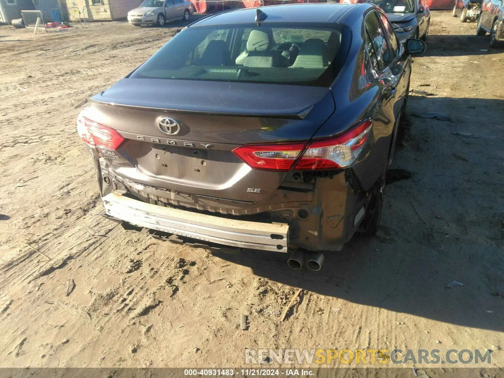 6 fotografías del automóvil dañado 4T1G11AKXLU345191 TOYOTA CAMRY 2020
