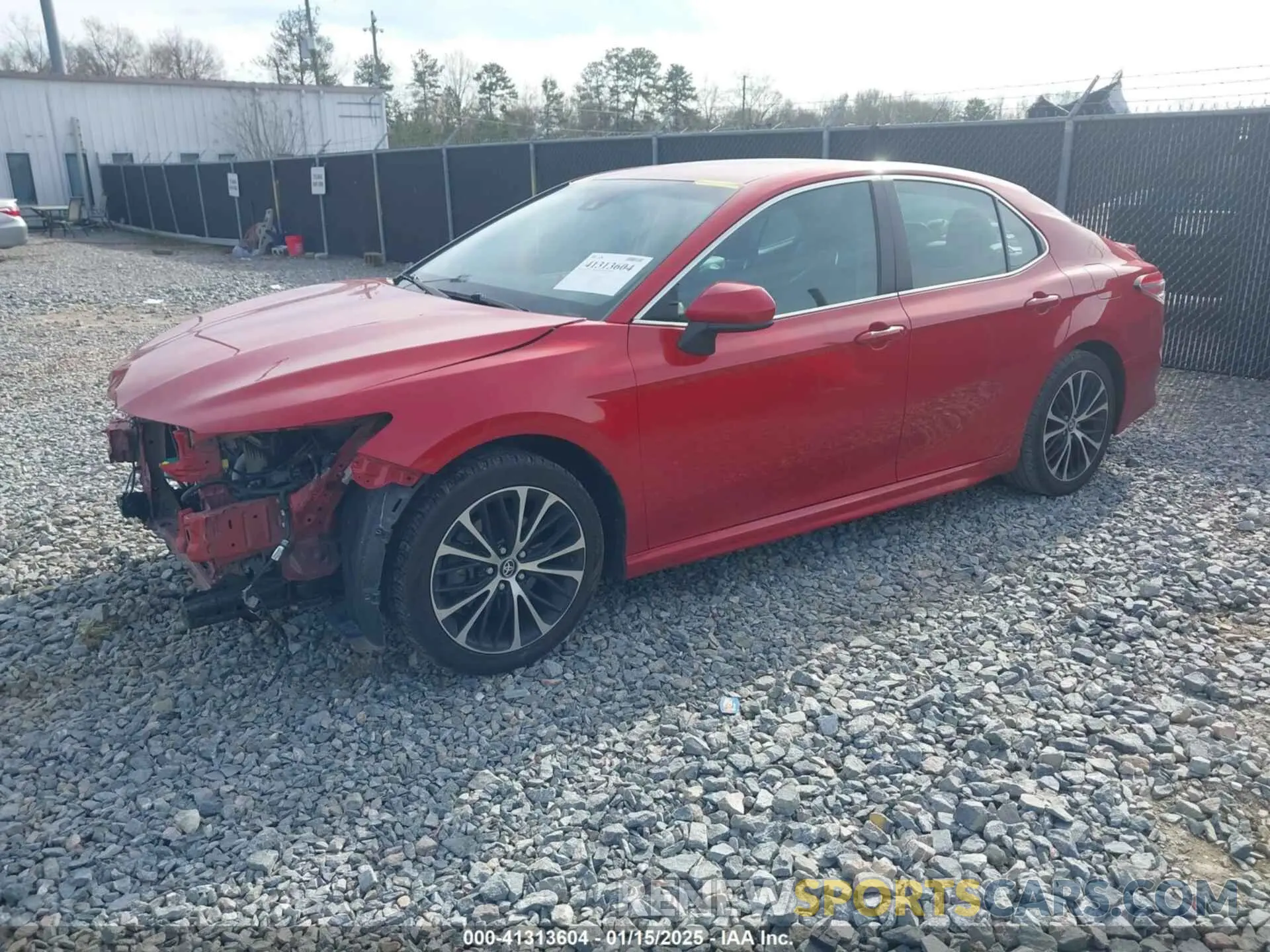 2 fotografías del automóvil dañado 4T1G11AKXLU355865 TOYOTA CAMRY 2020