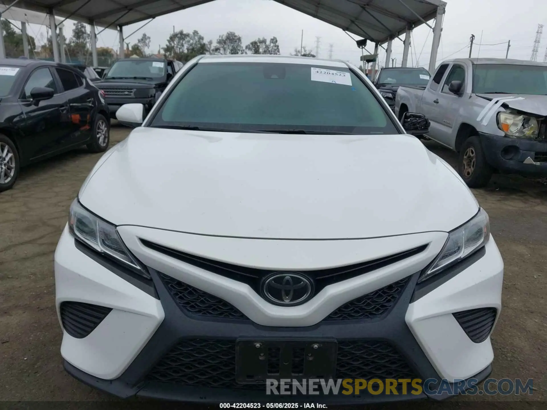12 fotografías del automóvil dañado 4T1G11AKXLU373962 TOYOTA CAMRY 2020