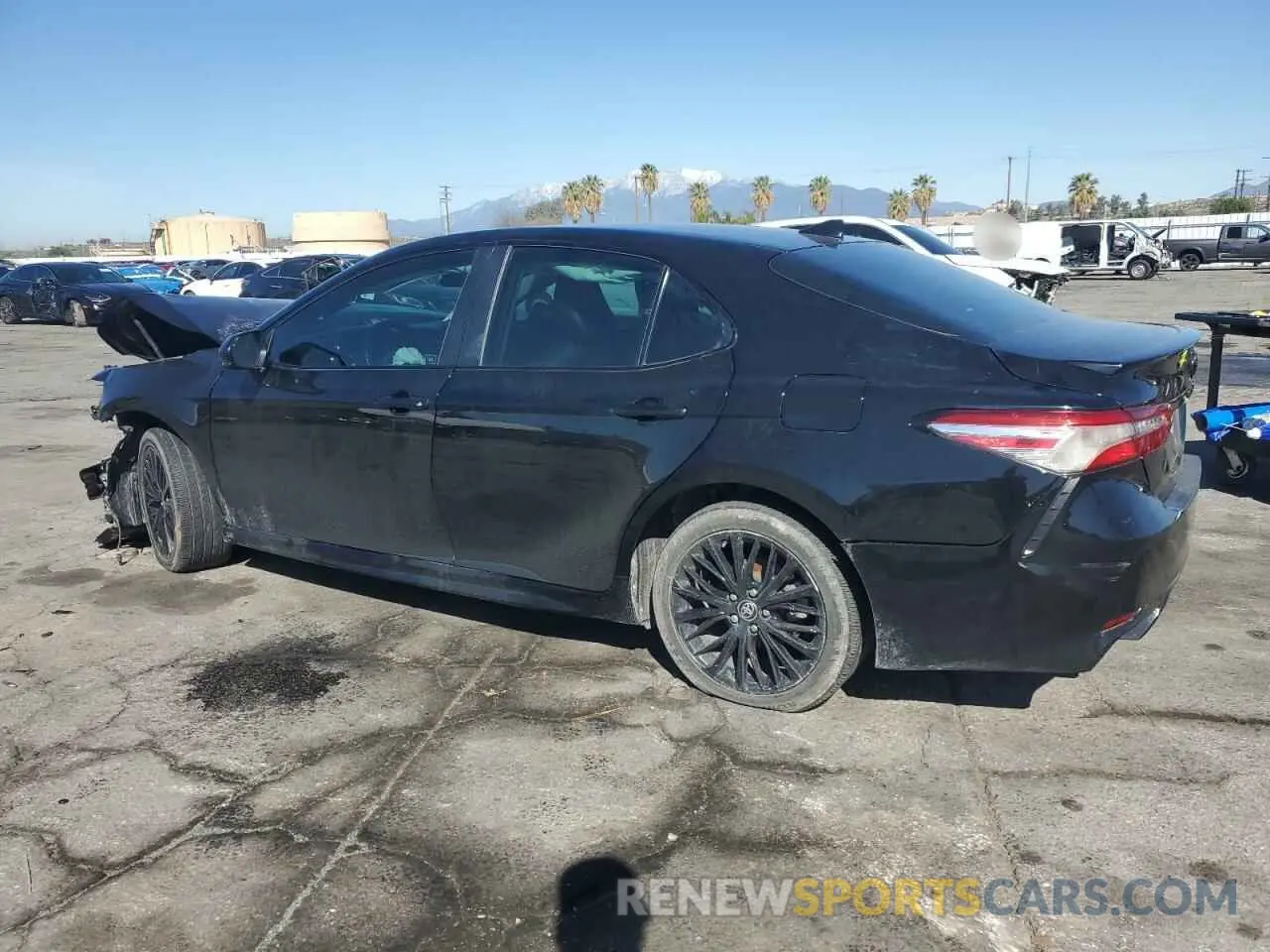 2 fotografías del automóvil dañado 4T1G11AKXLU390311 TOYOTA CAMRY 2020