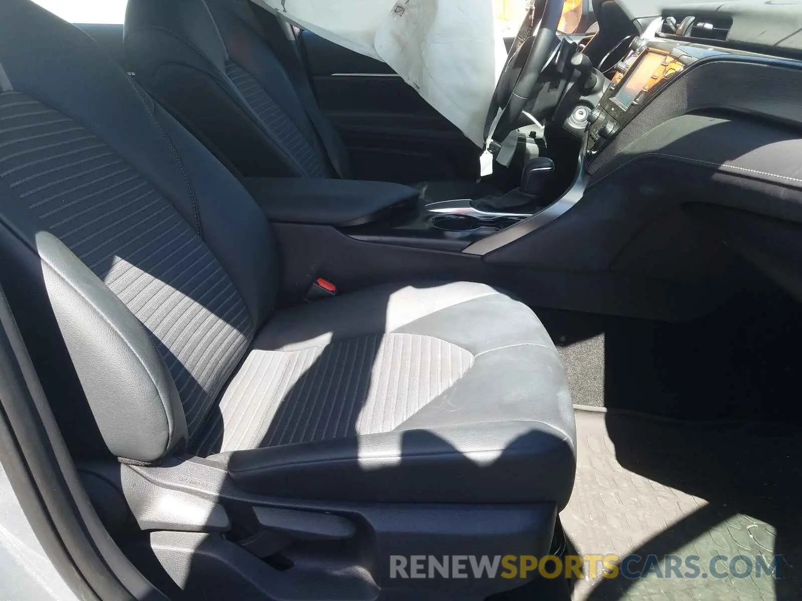 5 fotografías del automóvil dañado 4T1G11AKXLU502265 TOYOTA CAMRY 2020