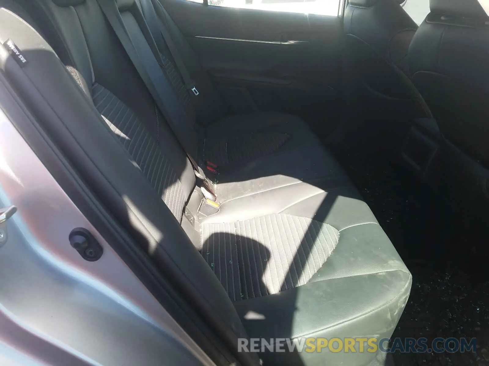 6 fotografías del automóvil dañado 4T1G11AKXLU502265 TOYOTA CAMRY 2020