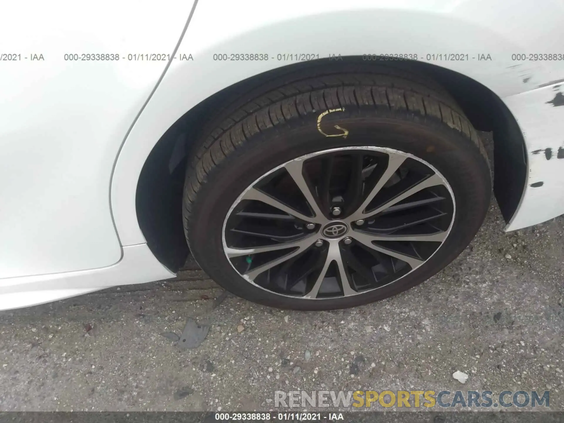 13 fotografías del automóvil dañado 4T1G11AKXLU505635 TOYOTA CAMRY 2020