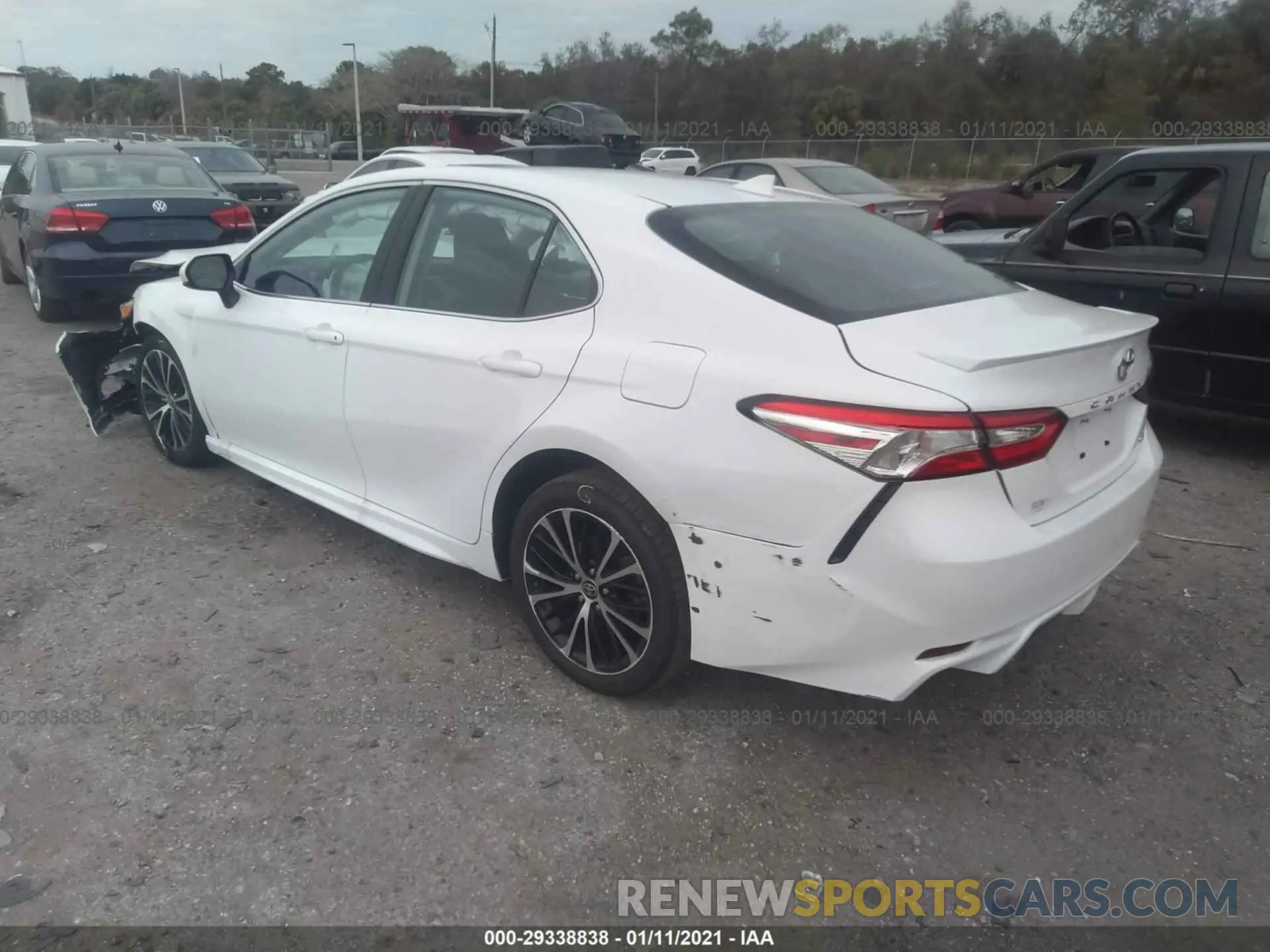 3 fotografías del automóvil dañado 4T1G11AKXLU505635 TOYOTA CAMRY 2020