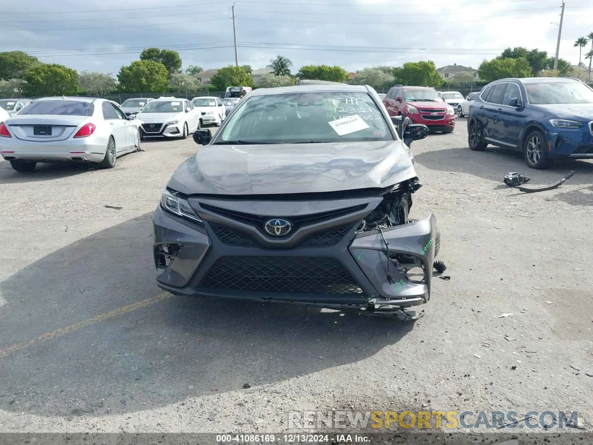 13 fotografías del automóvil dañado 4T1G11AKXLU505652 TOYOTA CAMRY 2020