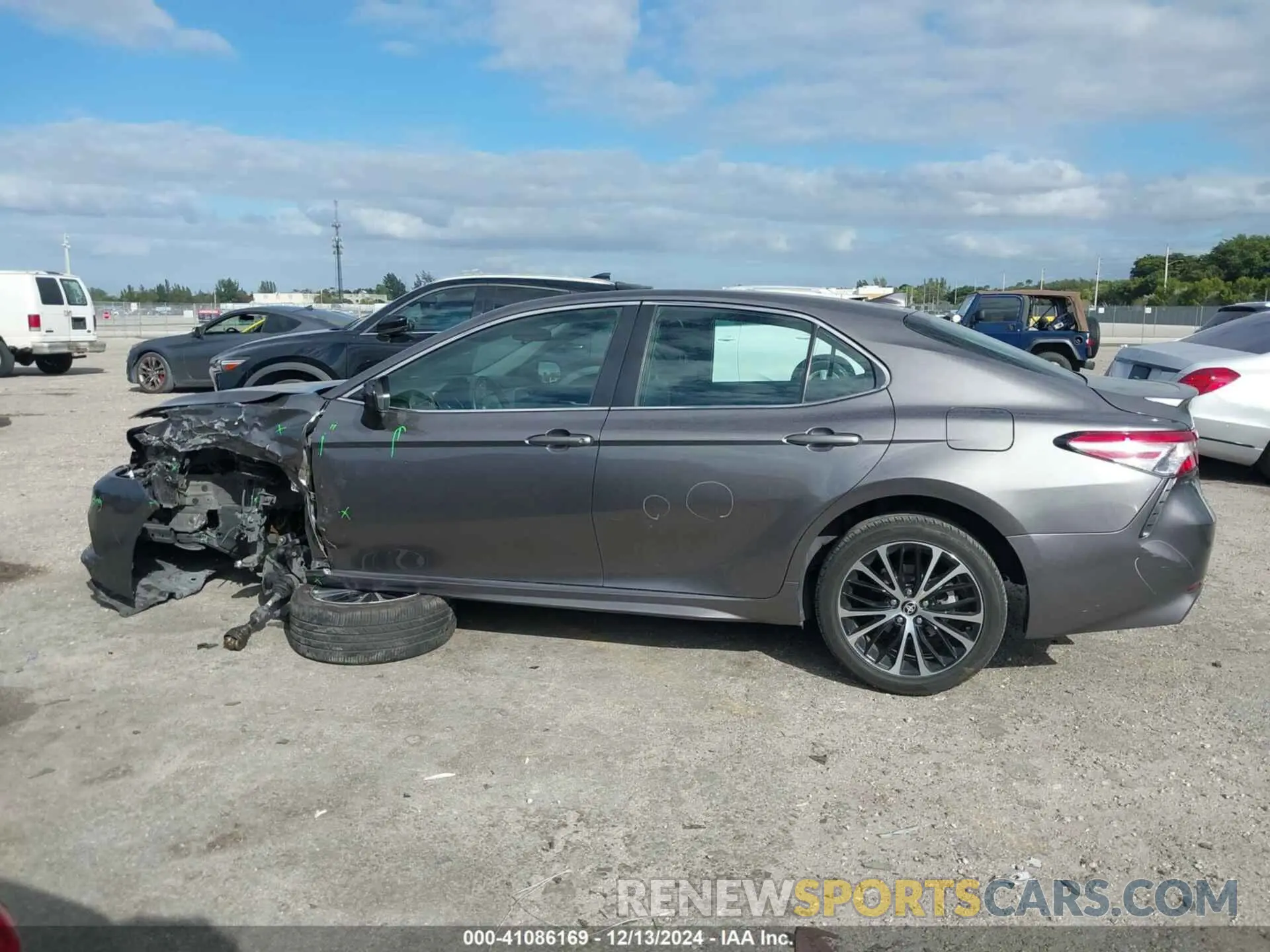 15 fotografías del automóvil dañado 4T1G11AKXLU505652 TOYOTA CAMRY 2020