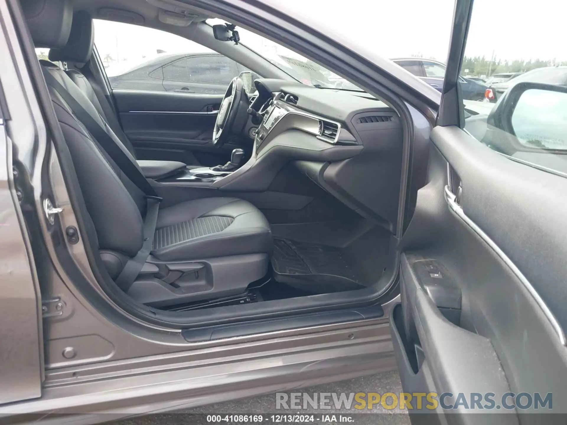 5 fotografías del automóvil dañado 4T1G11AKXLU505652 TOYOTA CAMRY 2020
