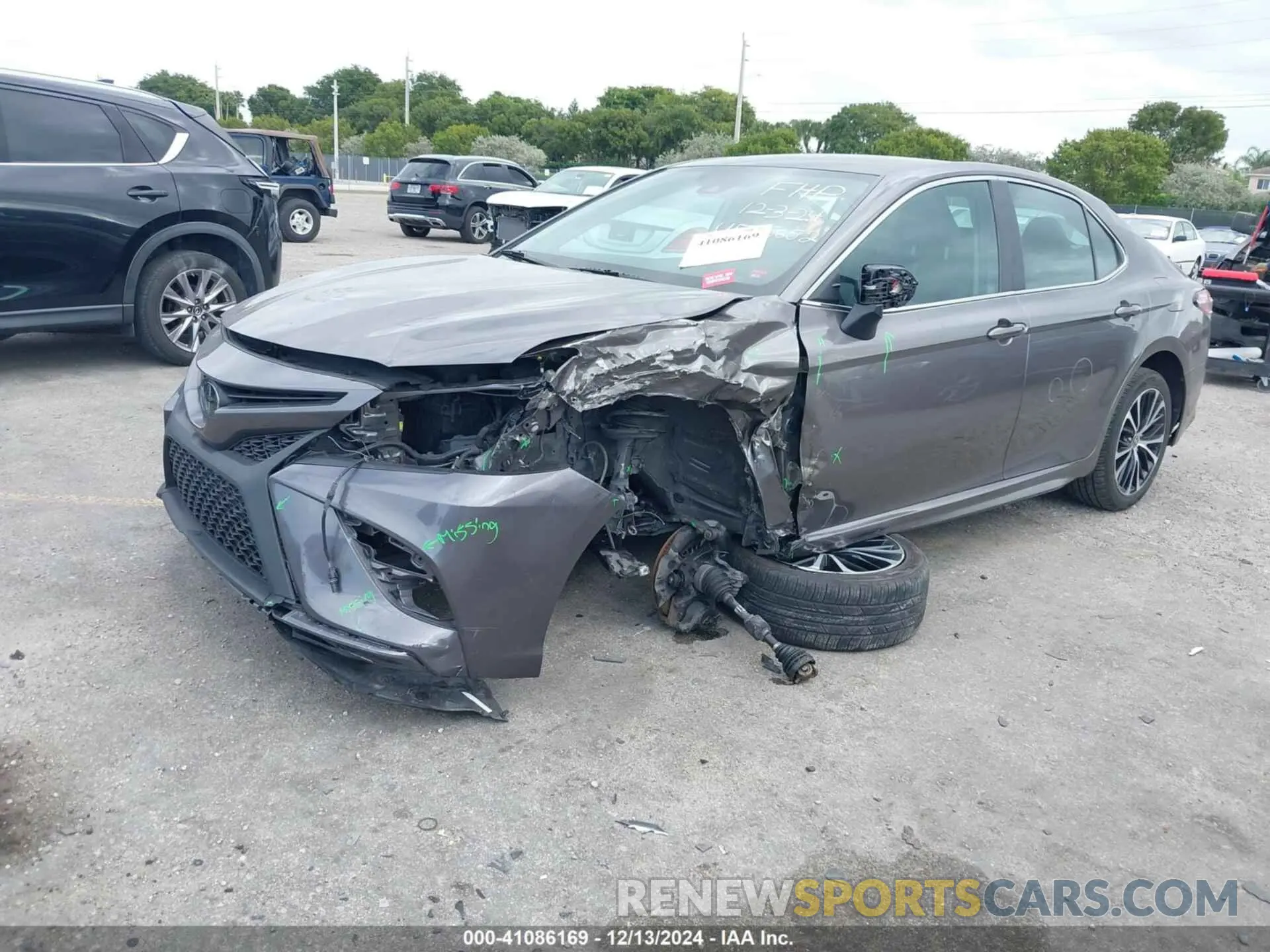 6 fotografías del automóvil dañado 4T1G11AKXLU505652 TOYOTA CAMRY 2020