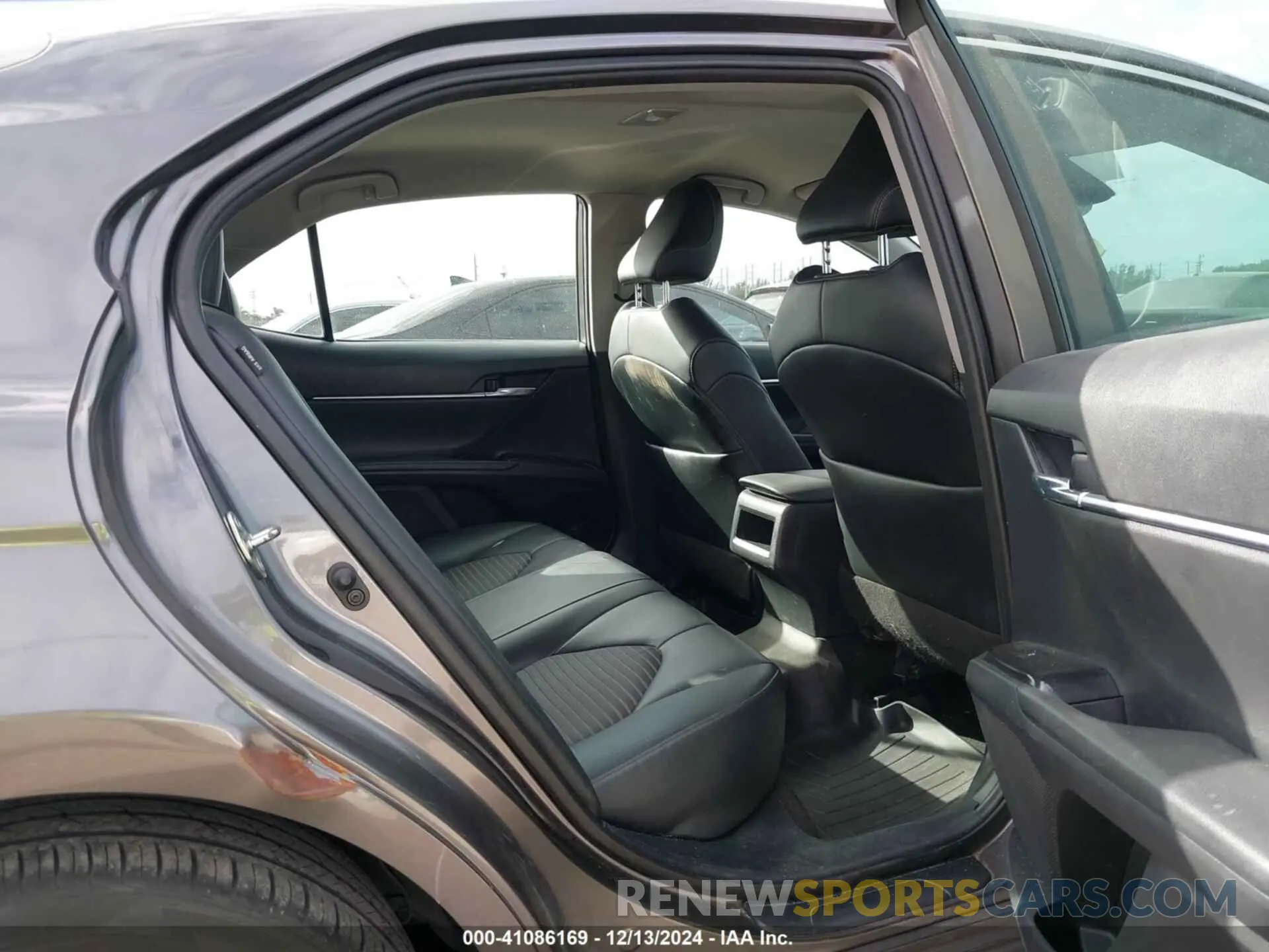 8 fotografías del automóvil dañado 4T1G11AKXLU505652 TOYOTA CAMRY 2020