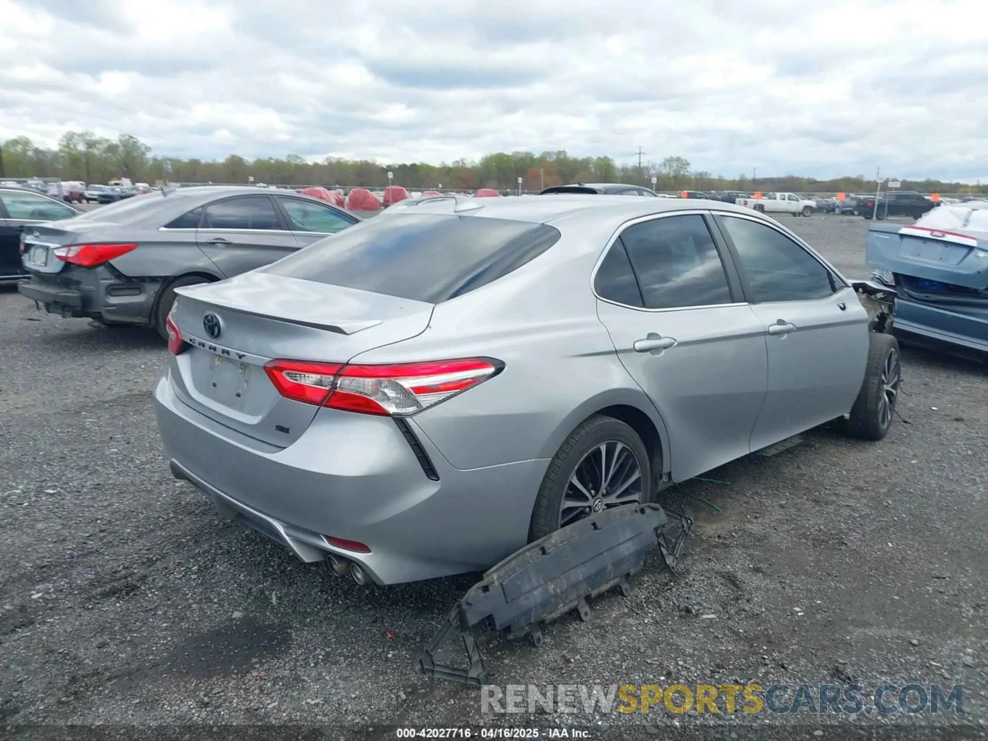 4 fotografías del automóvil dañado 4T1G11AKXLU865424 TOYOTA CAMRY 2020