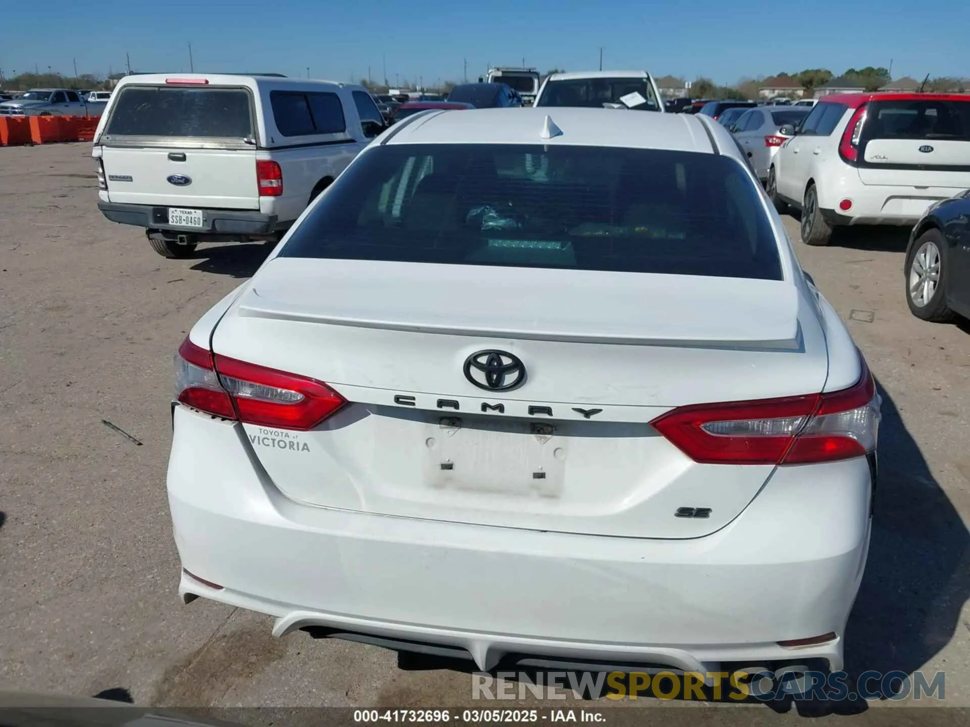 16 fotografías del automóvil dañado 4T1G11AKXLU870848 TOYOTA CAMRY 2020