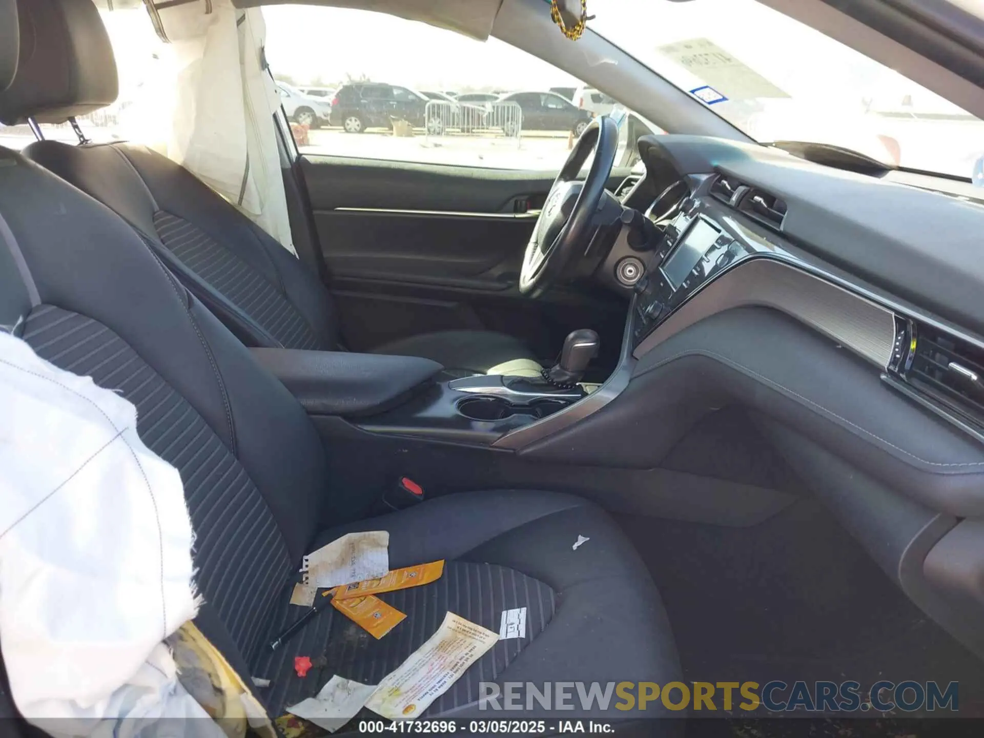 5 fotografías del automóvil dañado 4T1G11AKXLU870848 TOYOTA CAMRY 2020