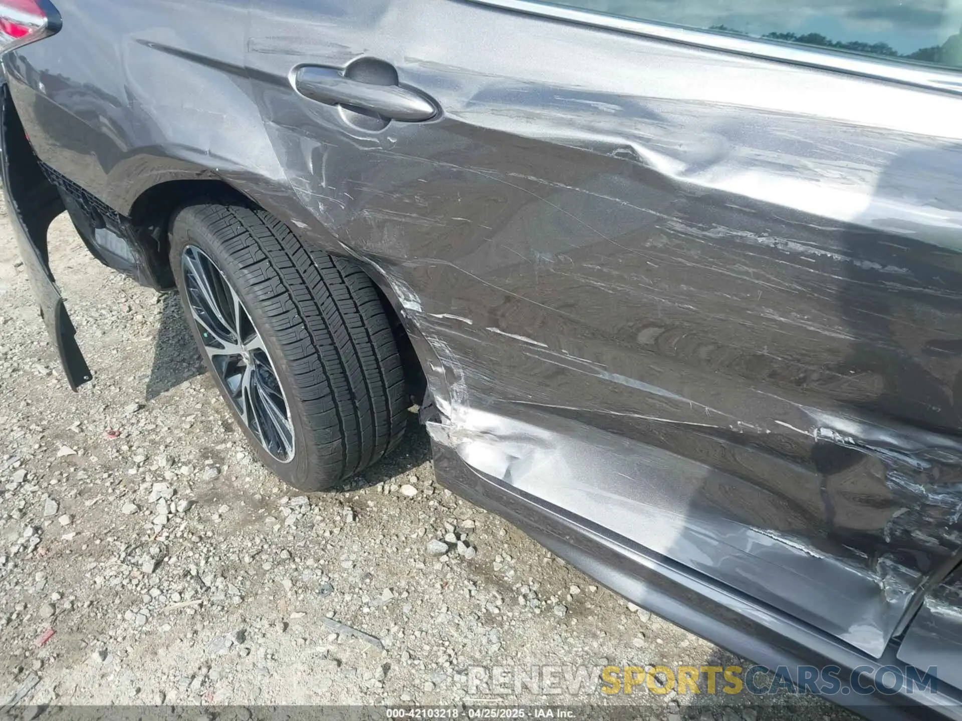 18 fotografías del automóvil dañado 4T1G11AKXLU880313 TOYOTA CAMRY 2020