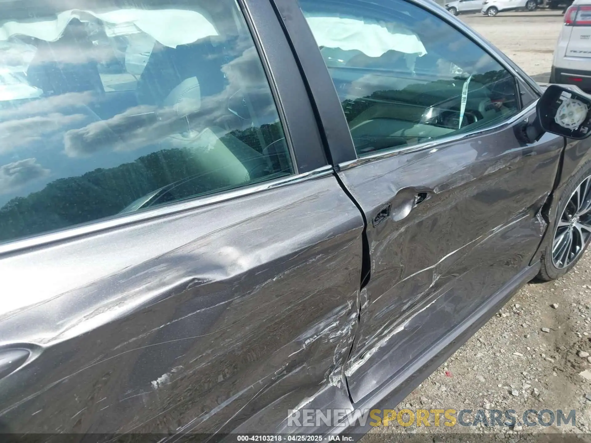 21 fotografías del automóvil dañado 4T1G11AKXLU880313 TOYOTA CAMRY 2020