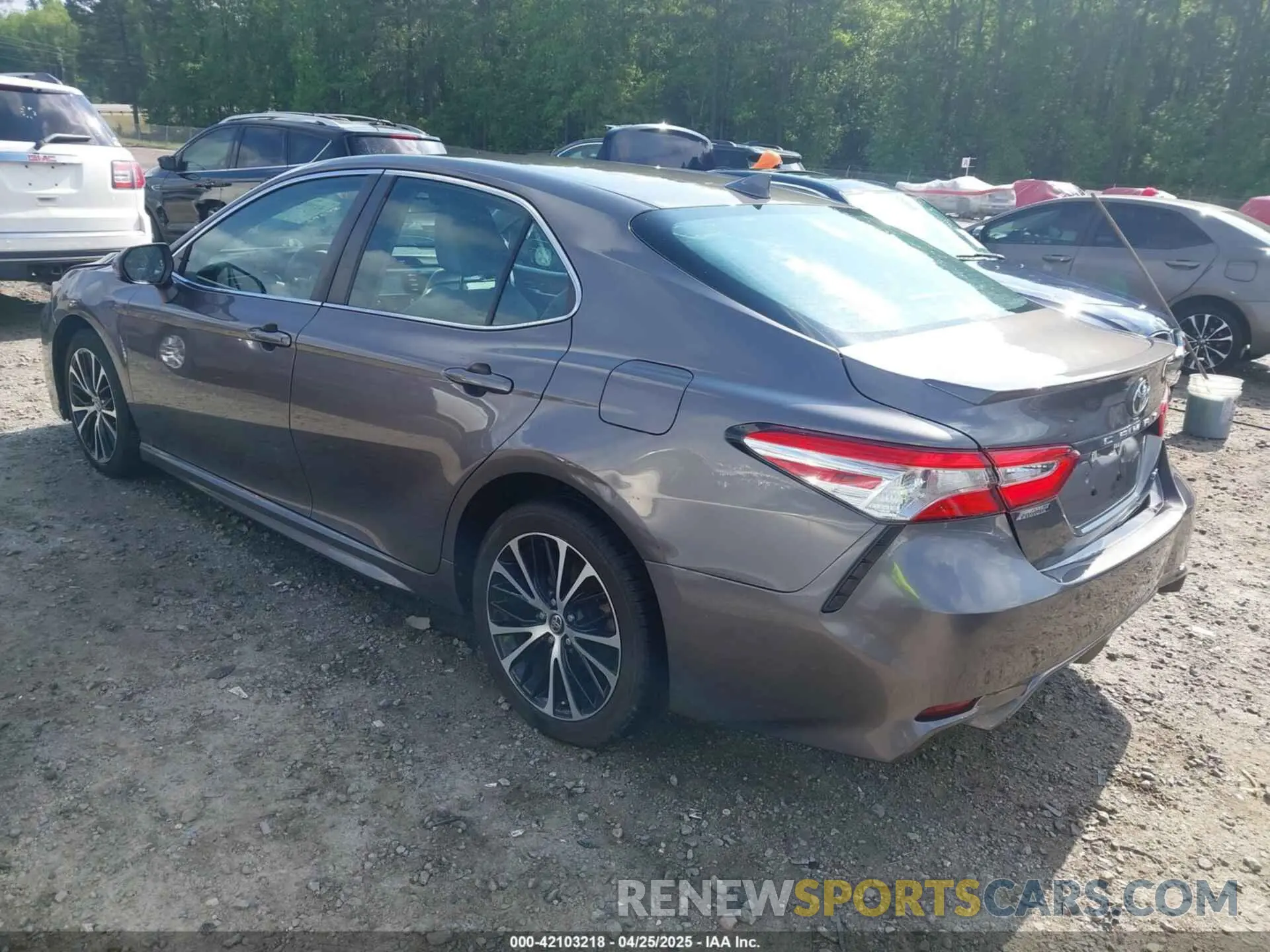 3 fotografías del automóvil dañado 4T1G11AKXLU880313 TOYOTA CAMRY 2020