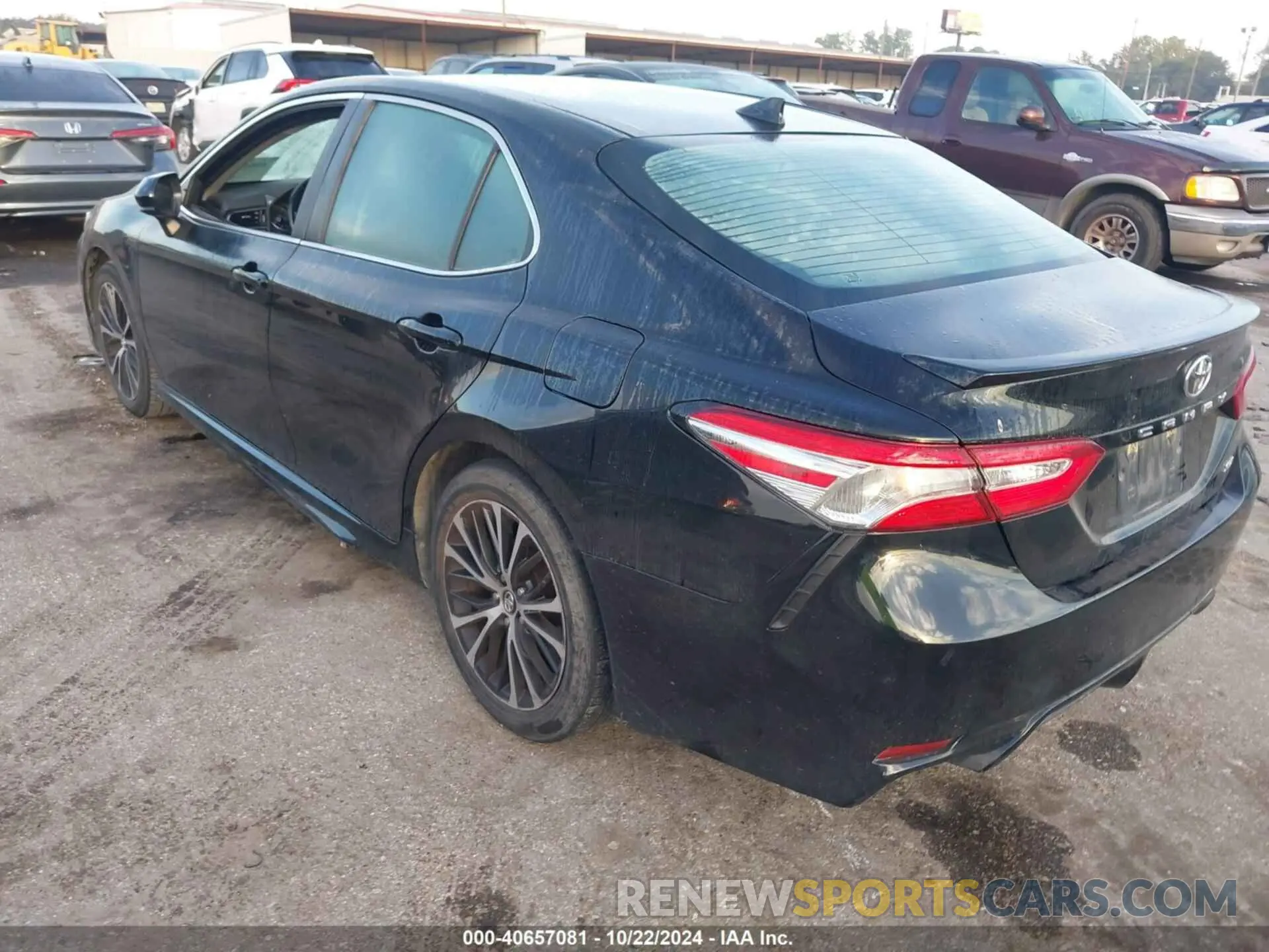 3 fotografías del automóvil dañado 4T1G11AKXLU886676 TOYOTA CAMRY 2020
