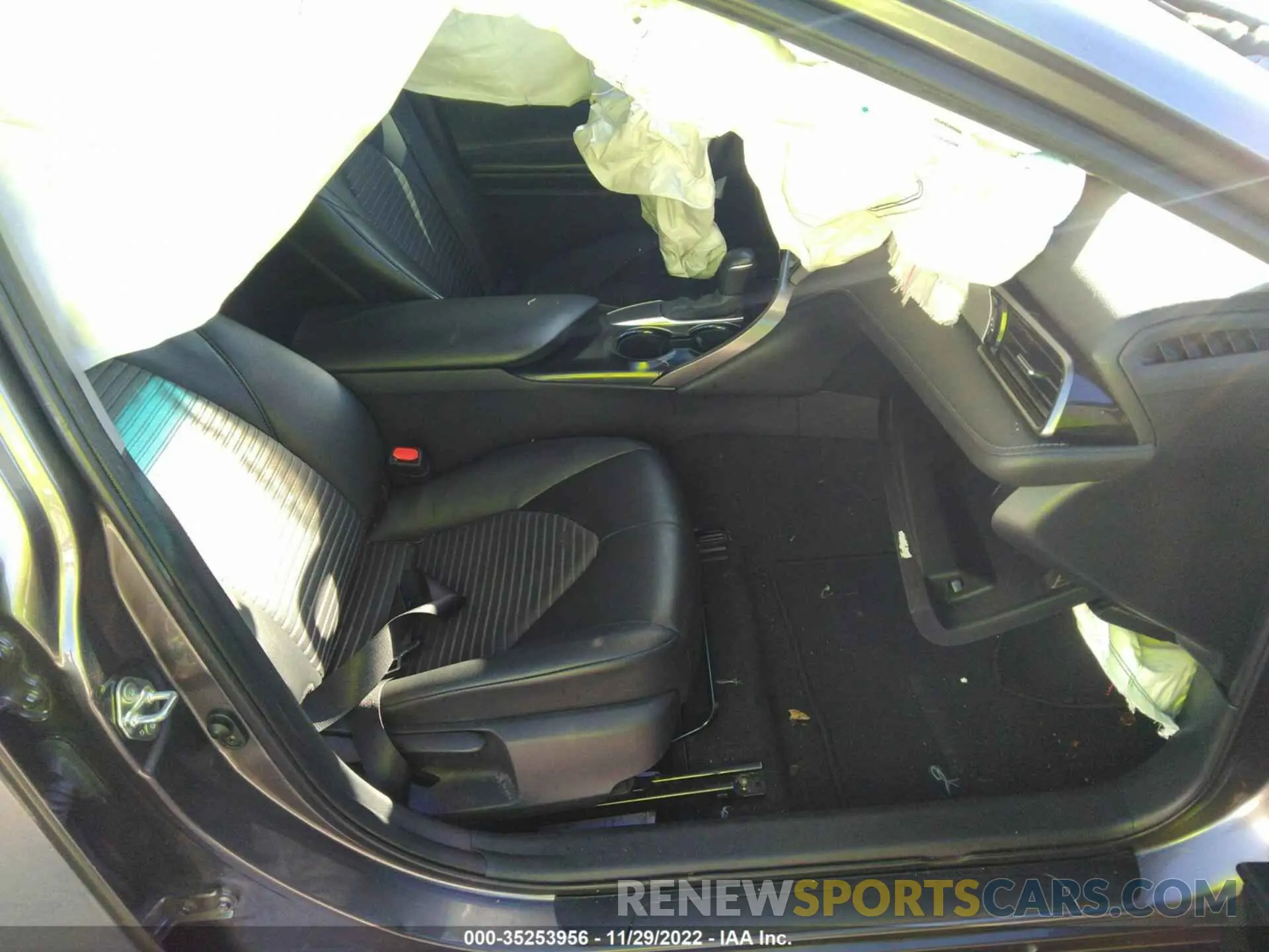 5 fotografías del automóvil dañado 4T1G11AKXLU890176 TOYOTA CAMRY 2020